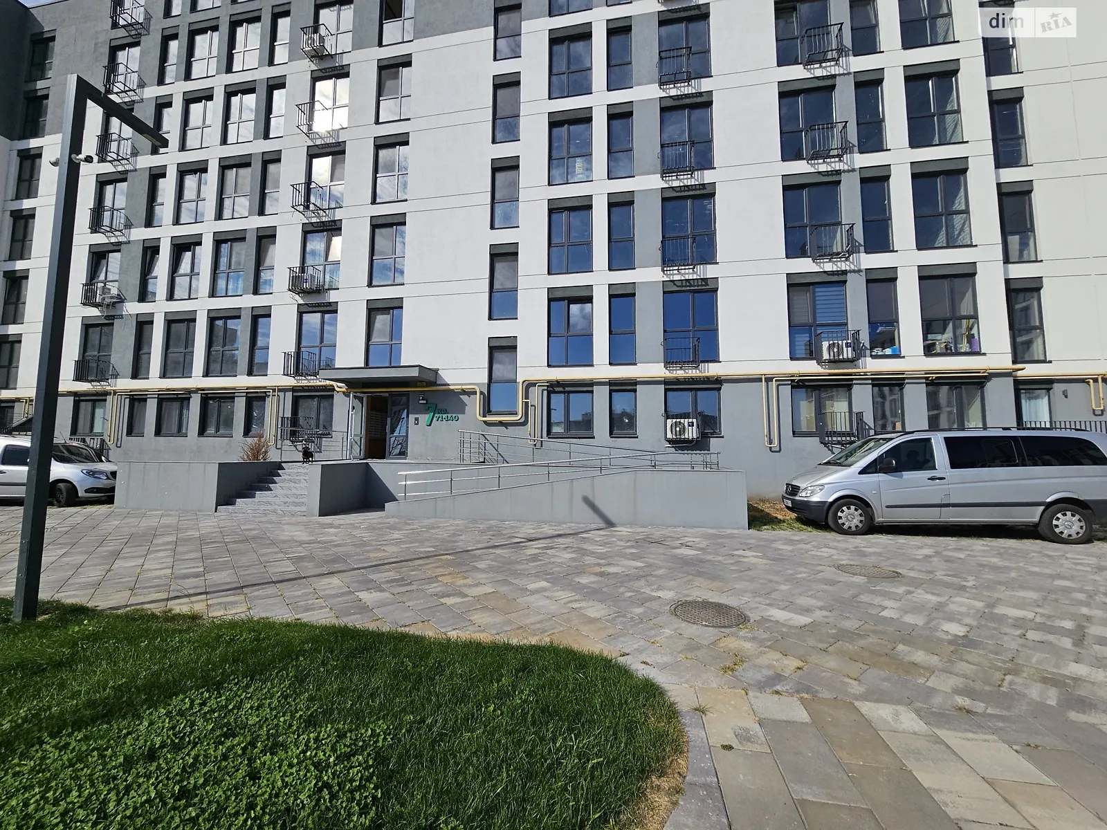 Продается 1-комнатная квартира 46 кв. м в Черкассах, вул. Казацкая, 21 - фото 1