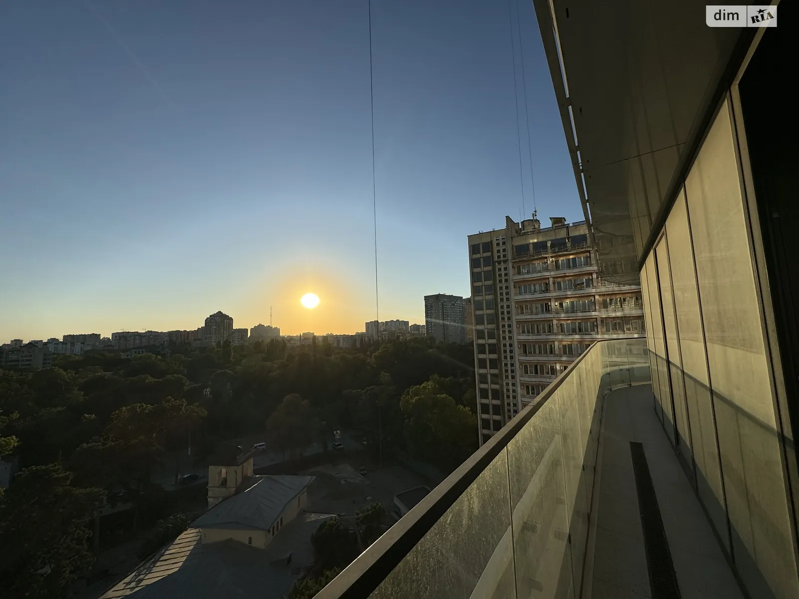 Продается 1-комнатная квартира 77.7 кв. м в Одессе, бул. Французский, 63/65 корпус 3 - фото 1