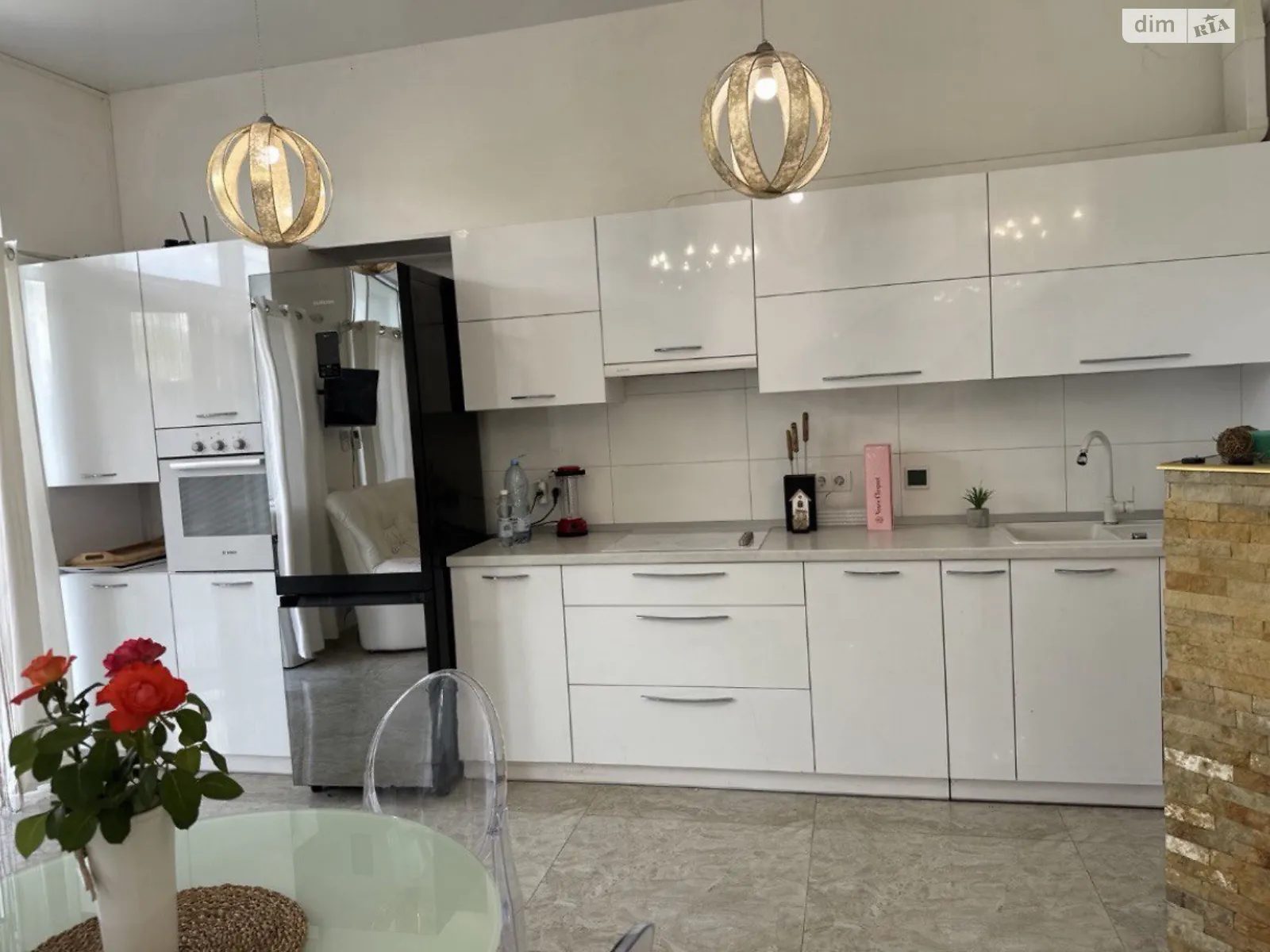 Сдается в аренду дом на 2 этажа 98.6 кв. м с верандой, цена: 999 $ - фото 1