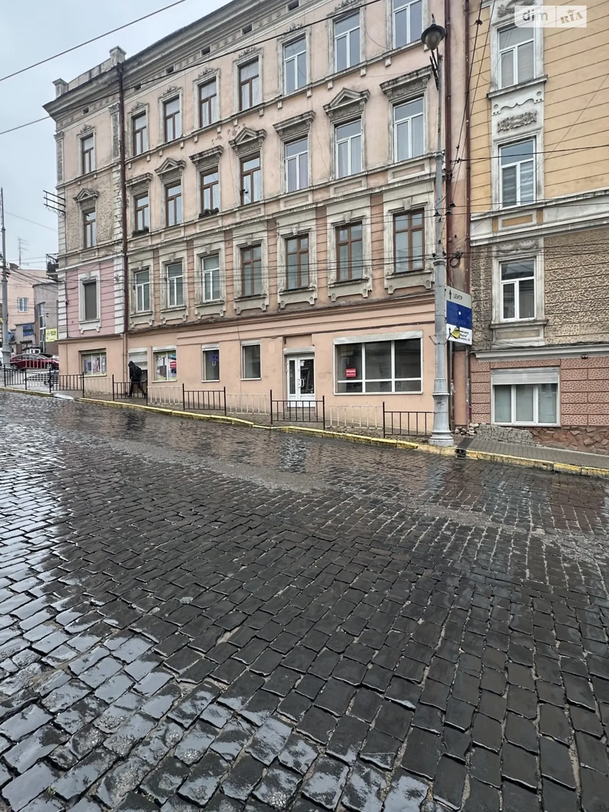 вул. Хмельницького Богдана Першотравневий Чернівці, цена: 55000 $ - фото 1