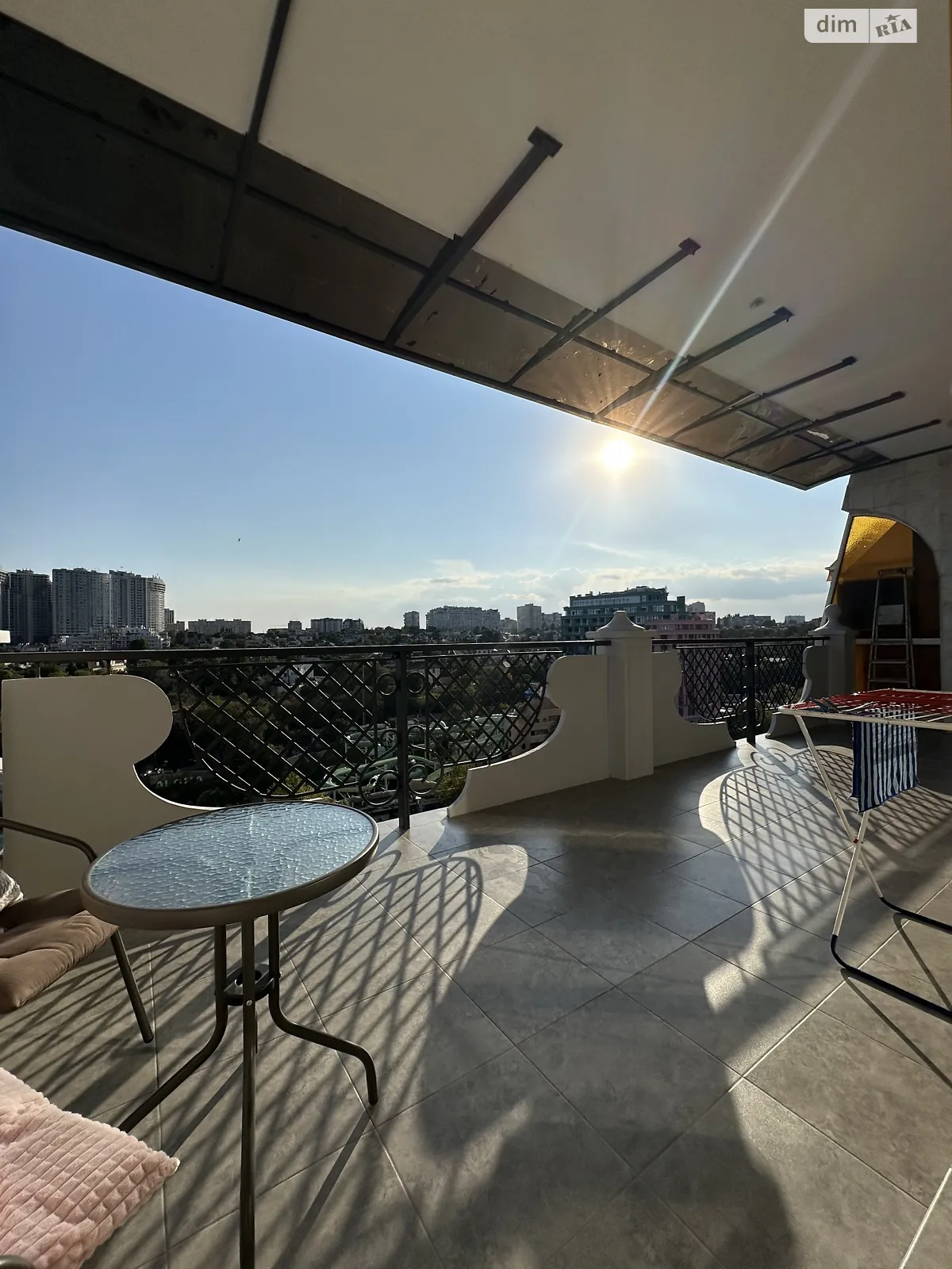 Здається в оренду 1-кімнатна квартира 87 кв. м у Одесі, плато Аркадійське(Гагарінське), 5/3 - фото 1