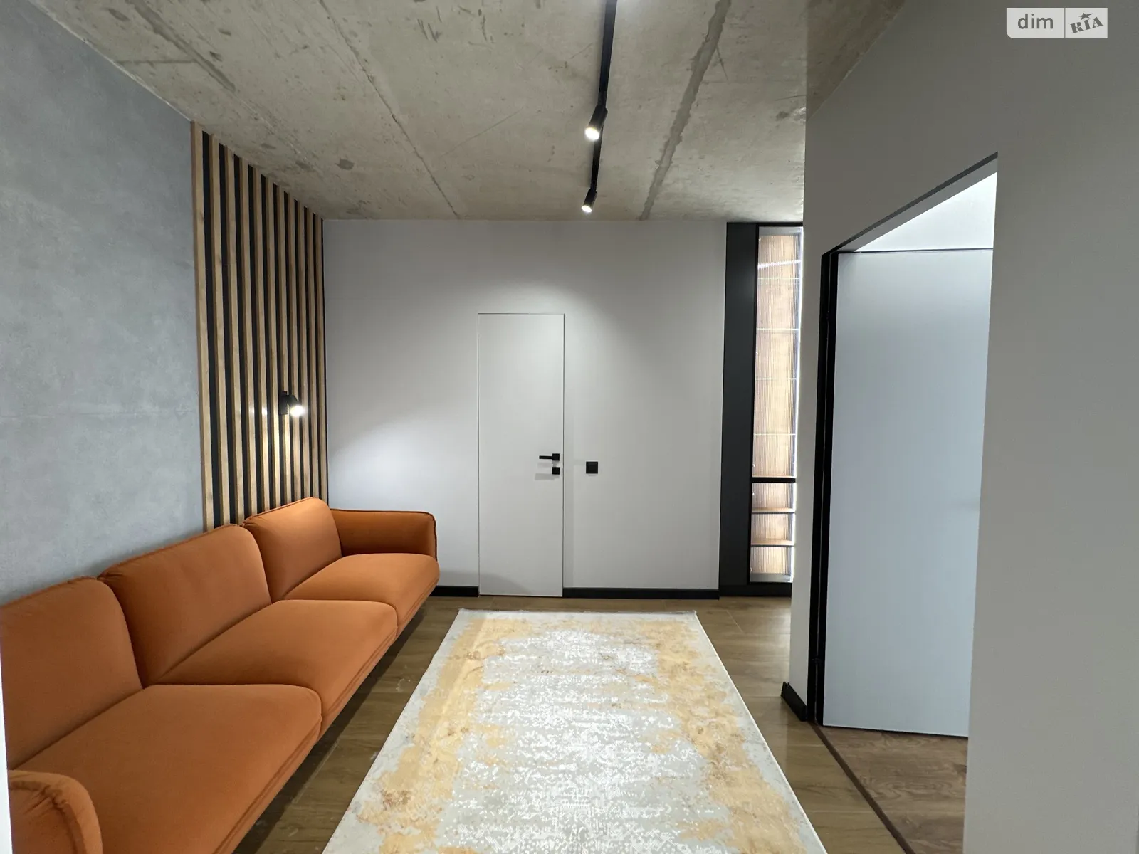 Продается 1-комнатная квартира 42.5 кв. м в Ивано-Франковске, ул. Бандеры Степана, 79 - фото 1