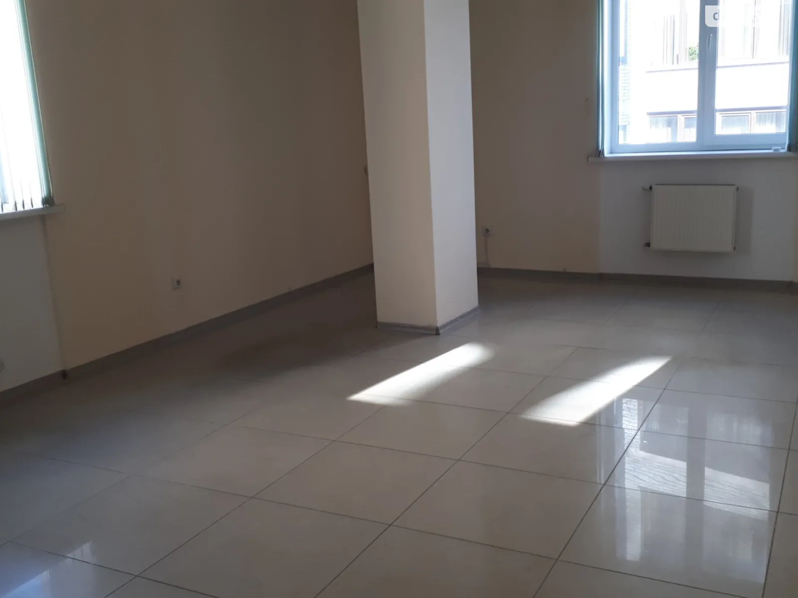 Сдается в аренду офис 35 кв. м в бизнес-центре, цена: 7000 грн - фото 1