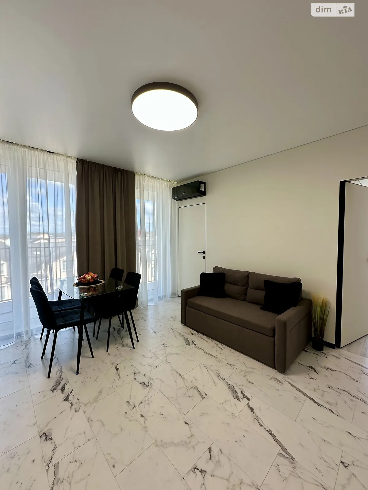 Продается 2-комнатная квартира 53 кв. м в Ужгороде, ул. Бабьяка, 8 - фото 1