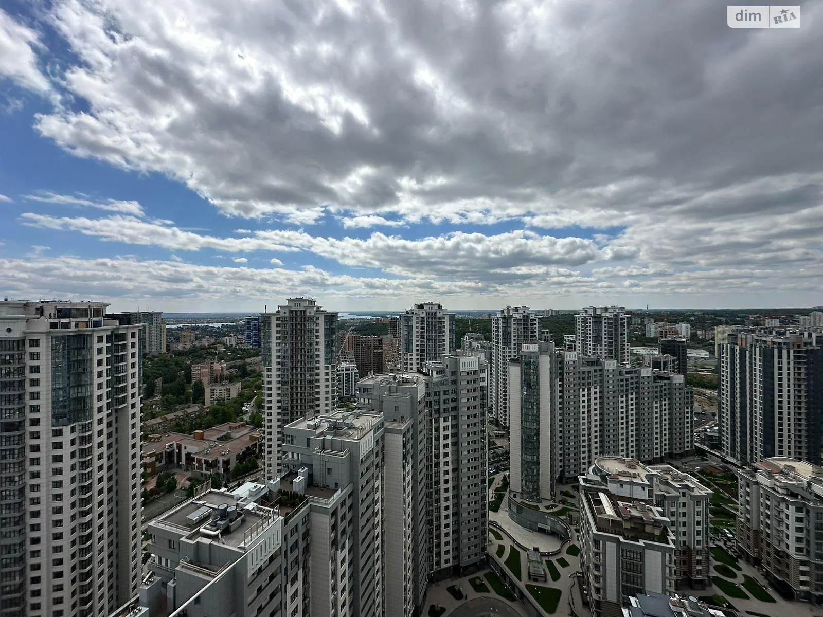 Продается 2-комнатная квартира 193.5 кв. м в Киеве, ул. Андрея Верхогляда(Драгомирова), 14А - фото 1