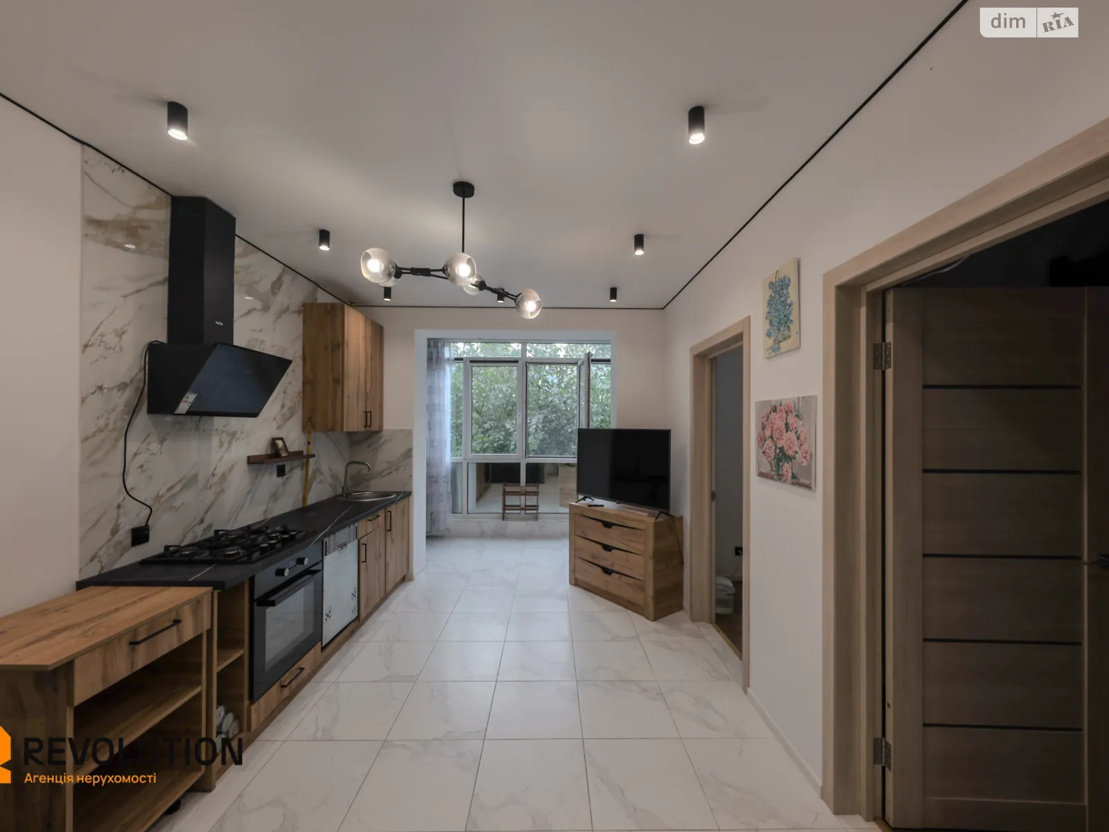 Продается 3-комнатная квартира 69.4 кв. м в Буче, ул. Антония Михайловского(Малиновского), 72Г,Е - фото 1