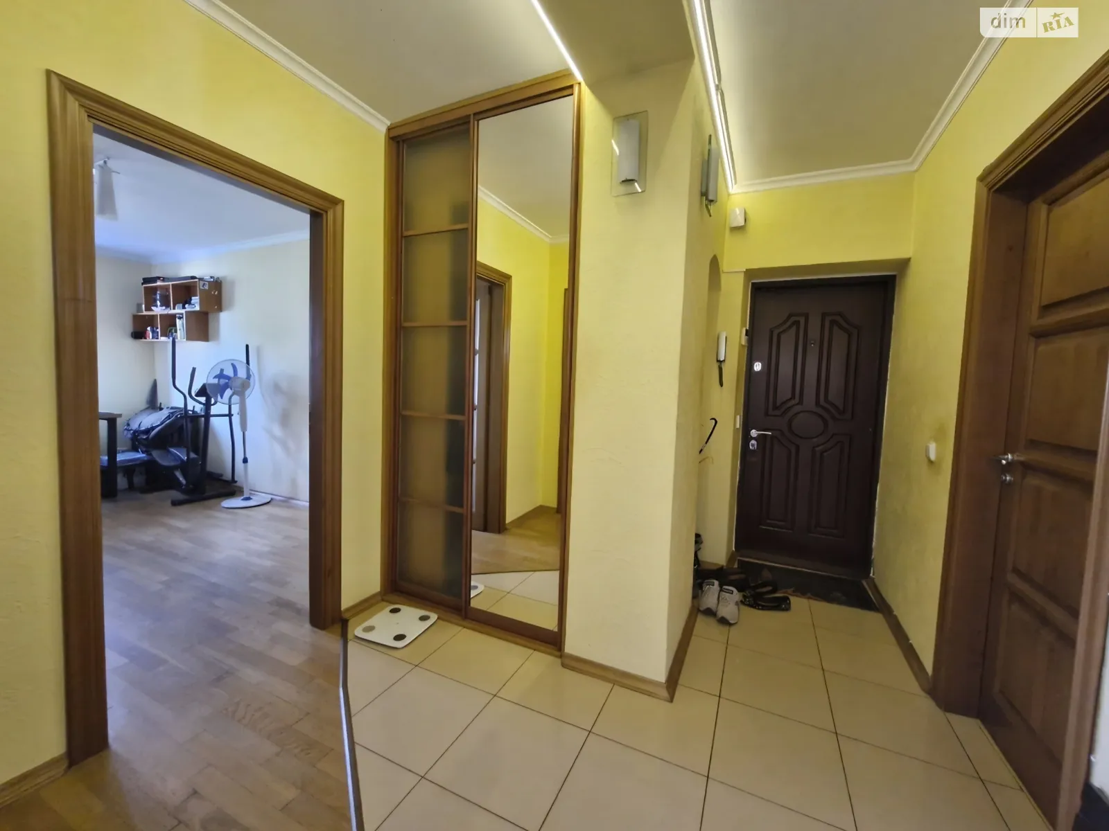 Продается 3-комнатная квартира 70 кв. м в Львове, ул. Нежинская, 9 - фото 1
