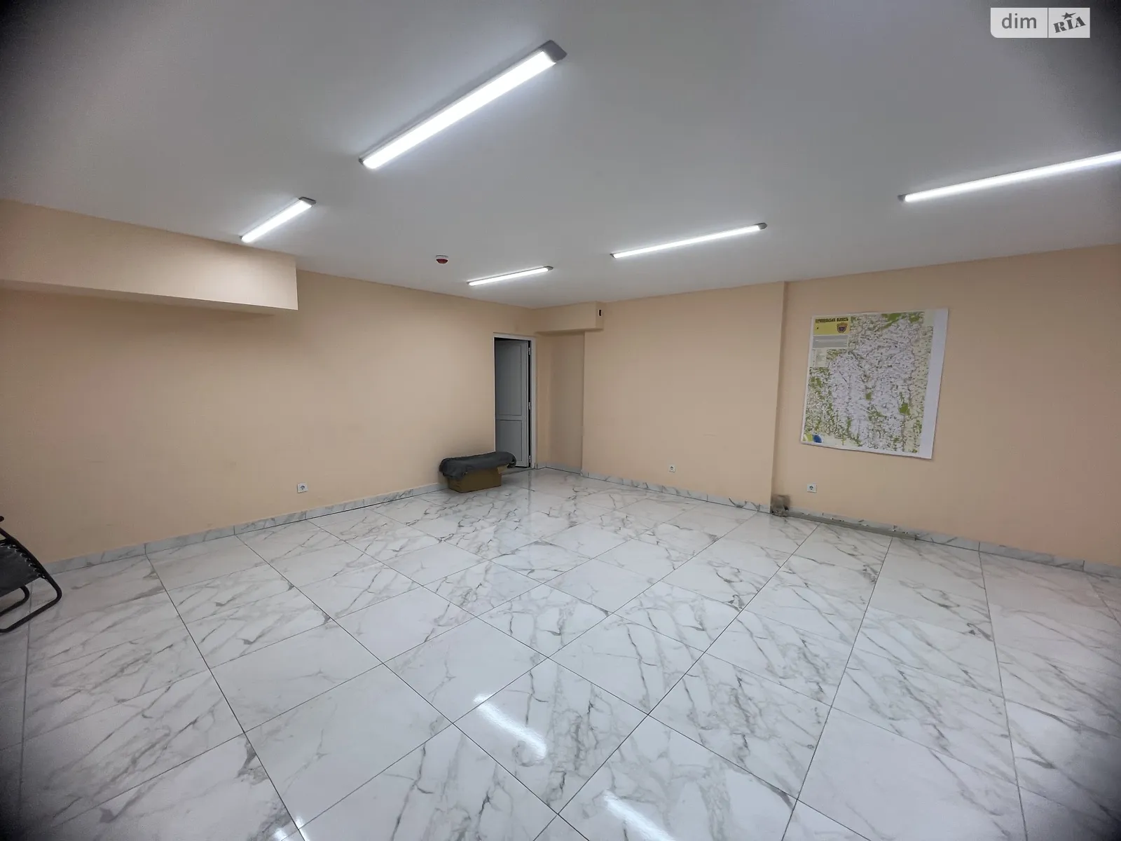 Сдается в аренду офис 56.3 кв. м в бизнес-центре, цена: 10134 грн - фото 1