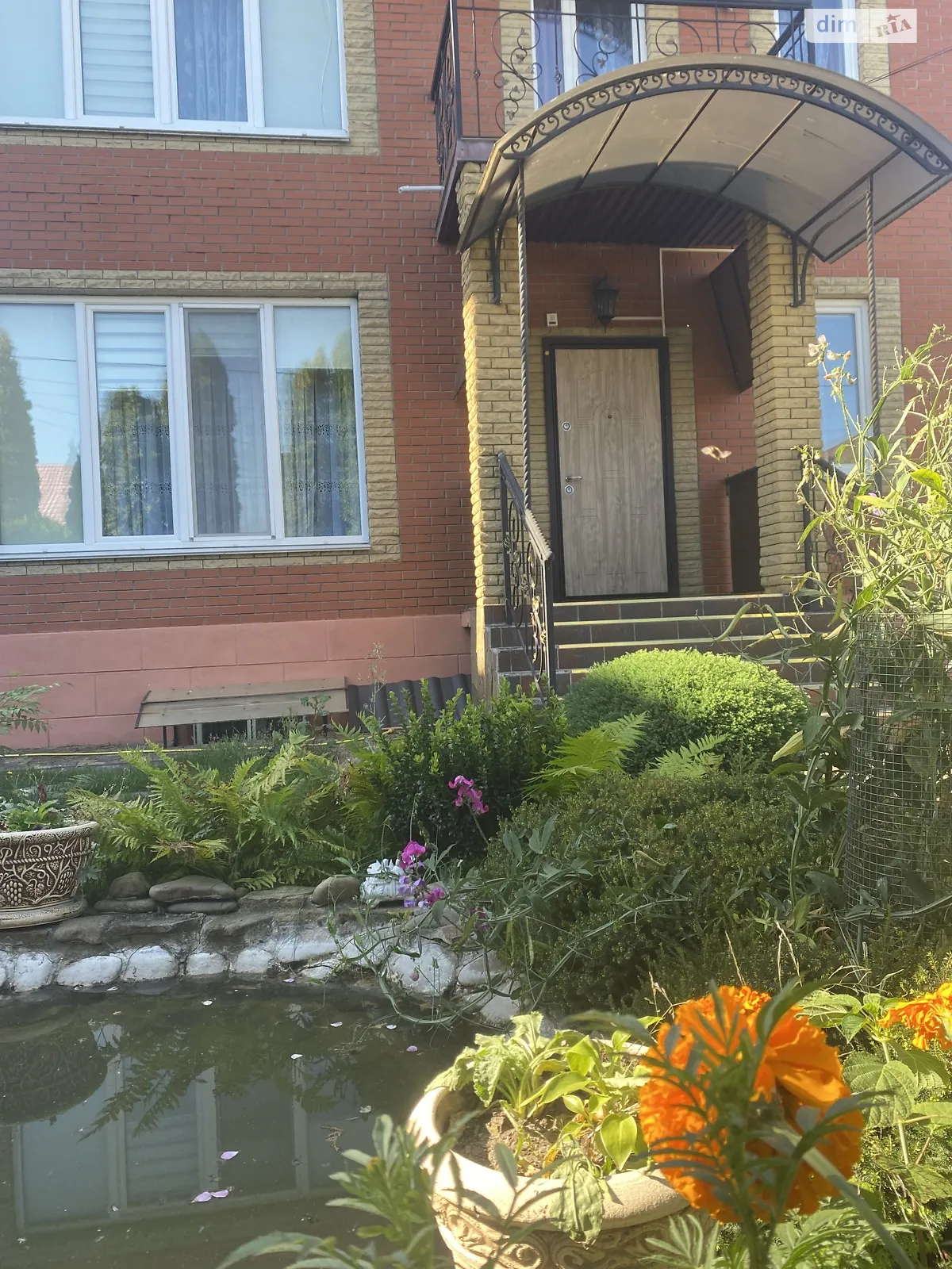 Продается дом на 2 этажа 235 кв. м с бассейном, цена: 175000 $ - фото 1