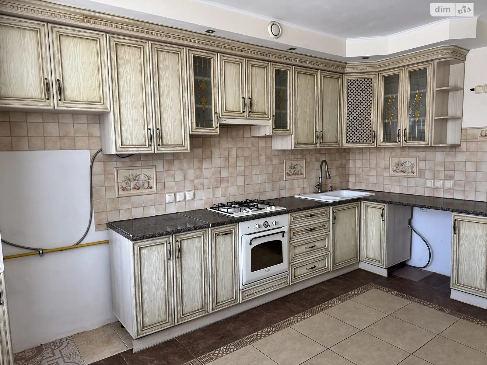 Продается 3-комнатная квартира 94 кв. м в Черткове, ул. Монастырская, 20А - фото 1