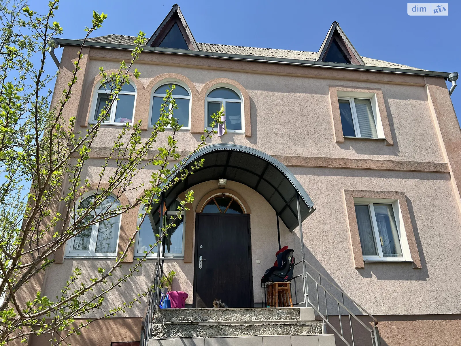 Сдается в аренду дом на 2 этажа 196.8 кв. м с гаражом, цена: 18000 грн - фото 1