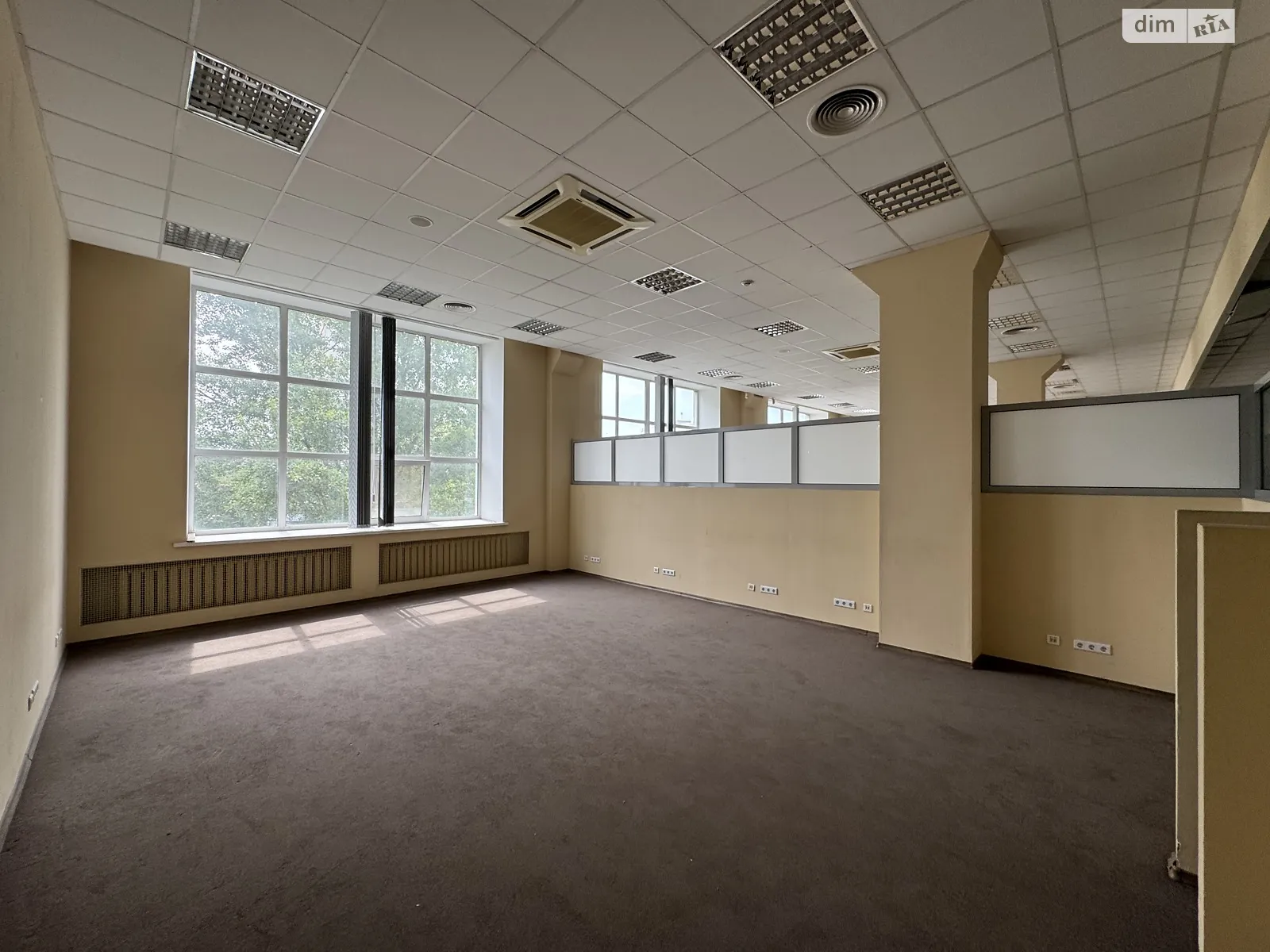 Сдается в аренду офис 437 кв. м в бизнес-центре, цена: 115805 грн - фото 1
