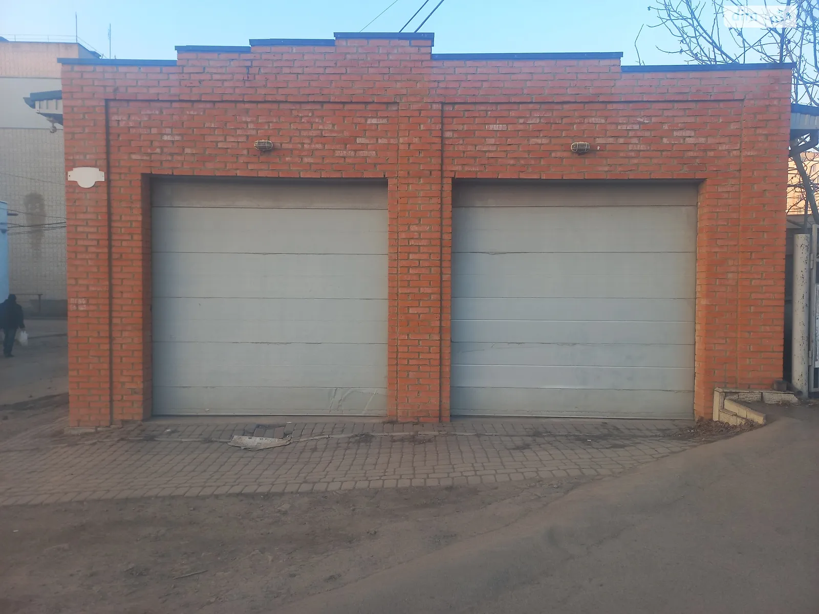 Продается место в гаражном кооперативе универсальный на 67 кв. м, цена: 45000 $ - фото 1