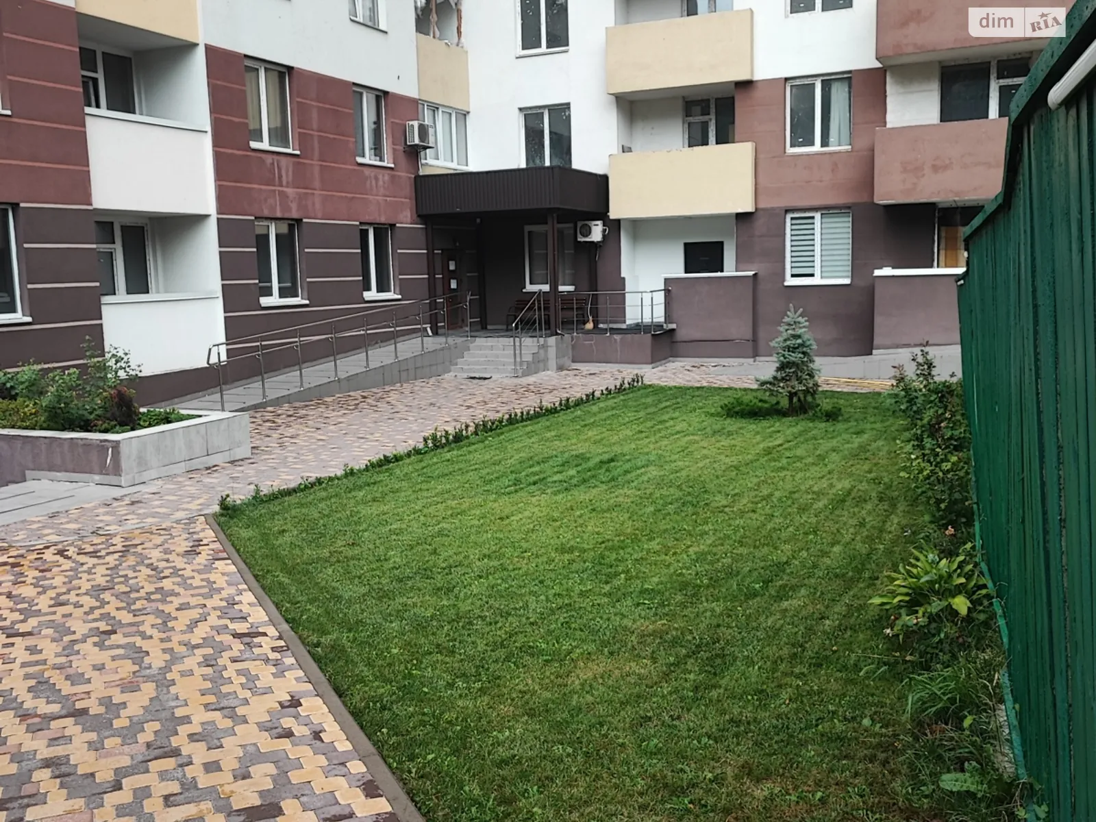 Продается 1-комнатная квартира 38 кв. м в Киеве, ул. Украинская, 6 - фото 1