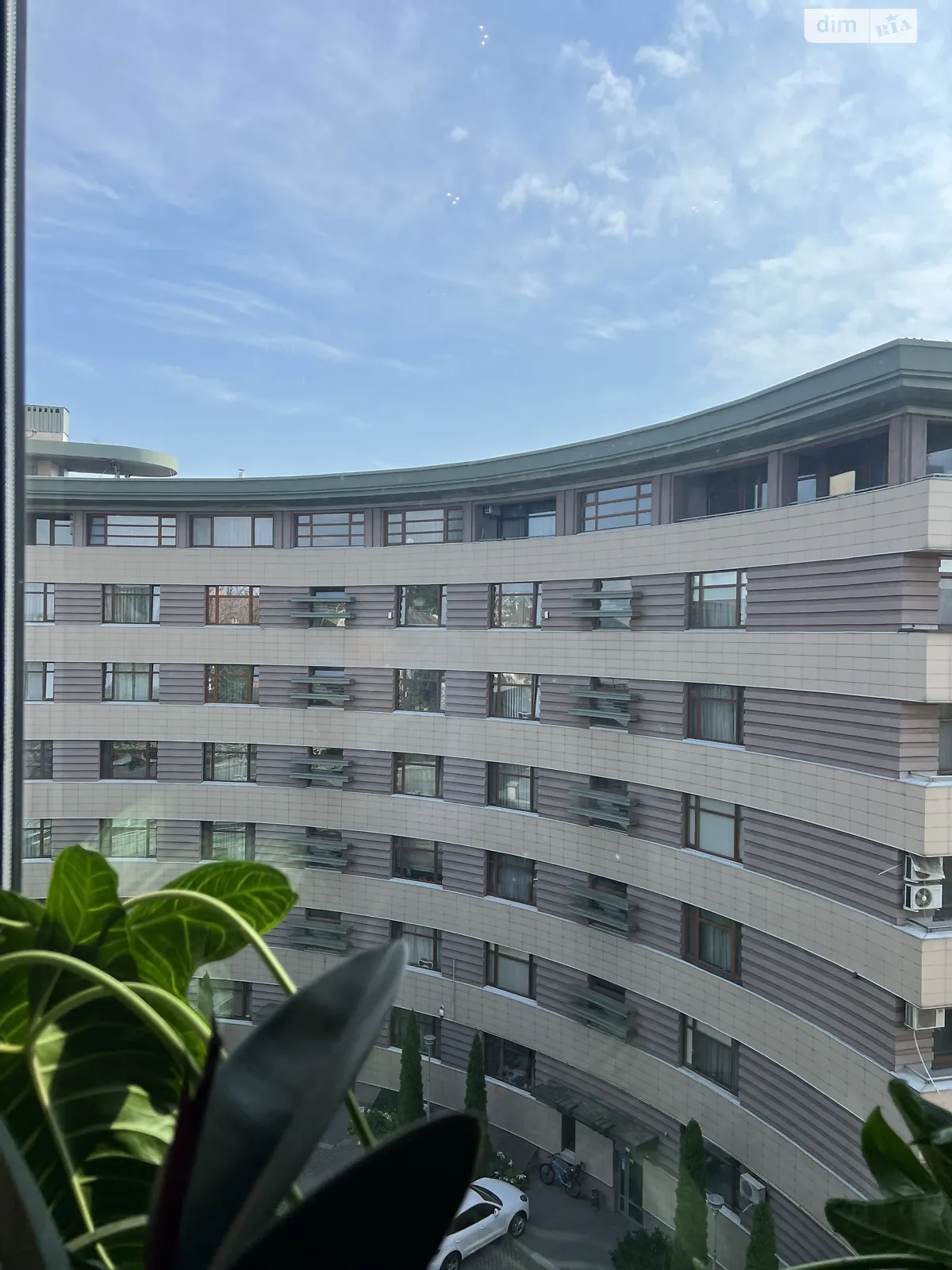 Продается 2-комнатная квартира 101.5 кв. м в Ужгороде, пл. Жупанатская, 1А - фото 1