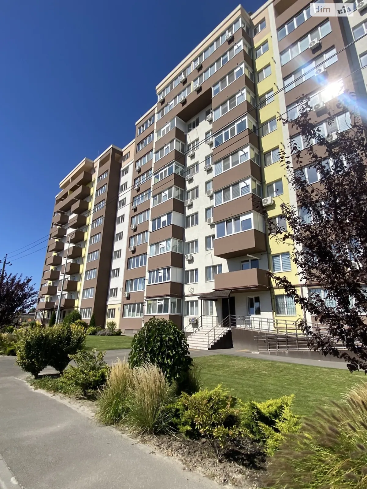 Продается 2-комнатная квартира 62 кв. м в Слобожанском, ул. Семейная, 2 - фото 1