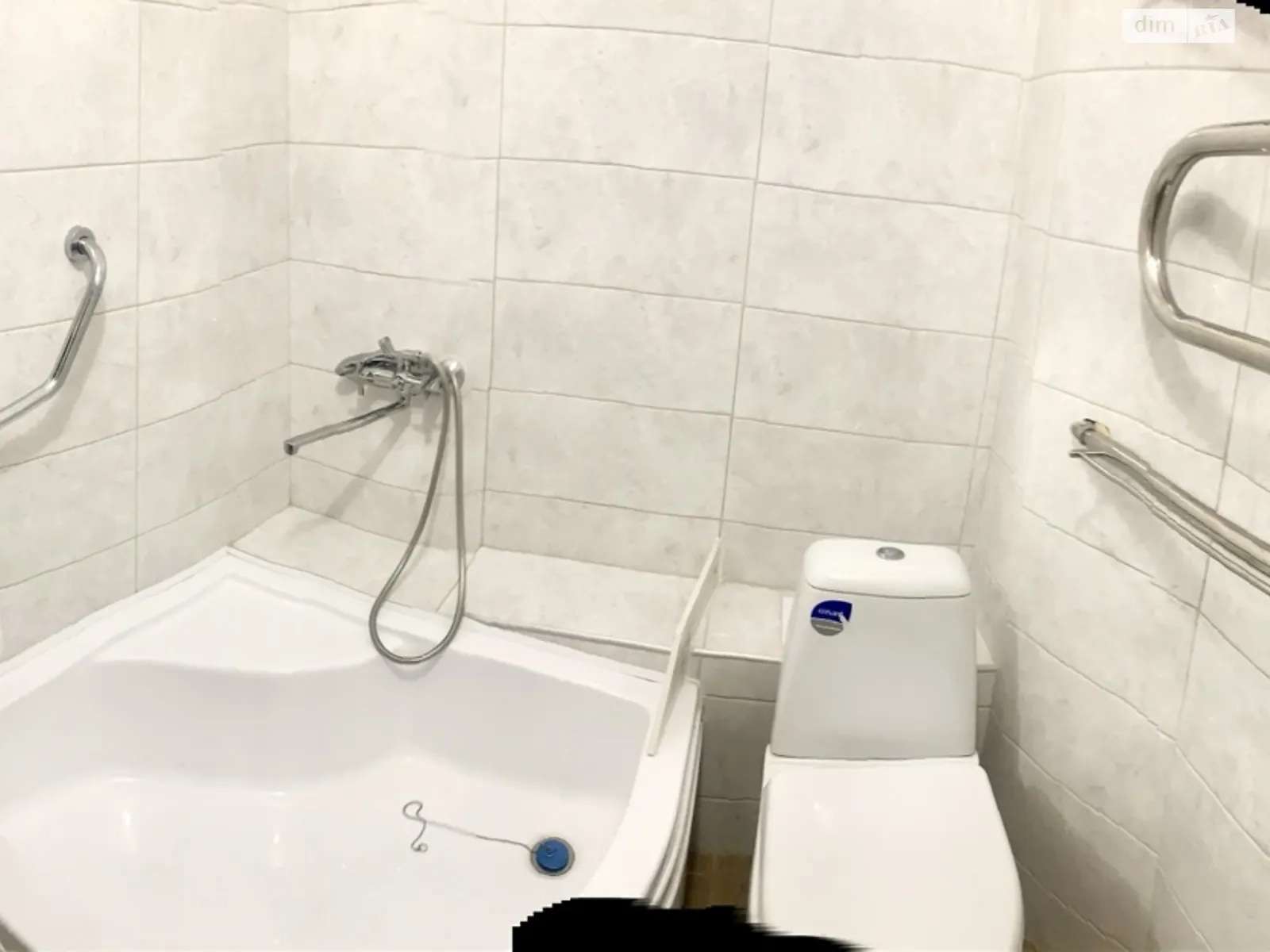 Продается 1-комнатная квартира 36 кв. м в Харькове, ул. Гвардейцев-Широнинцев - фото 1