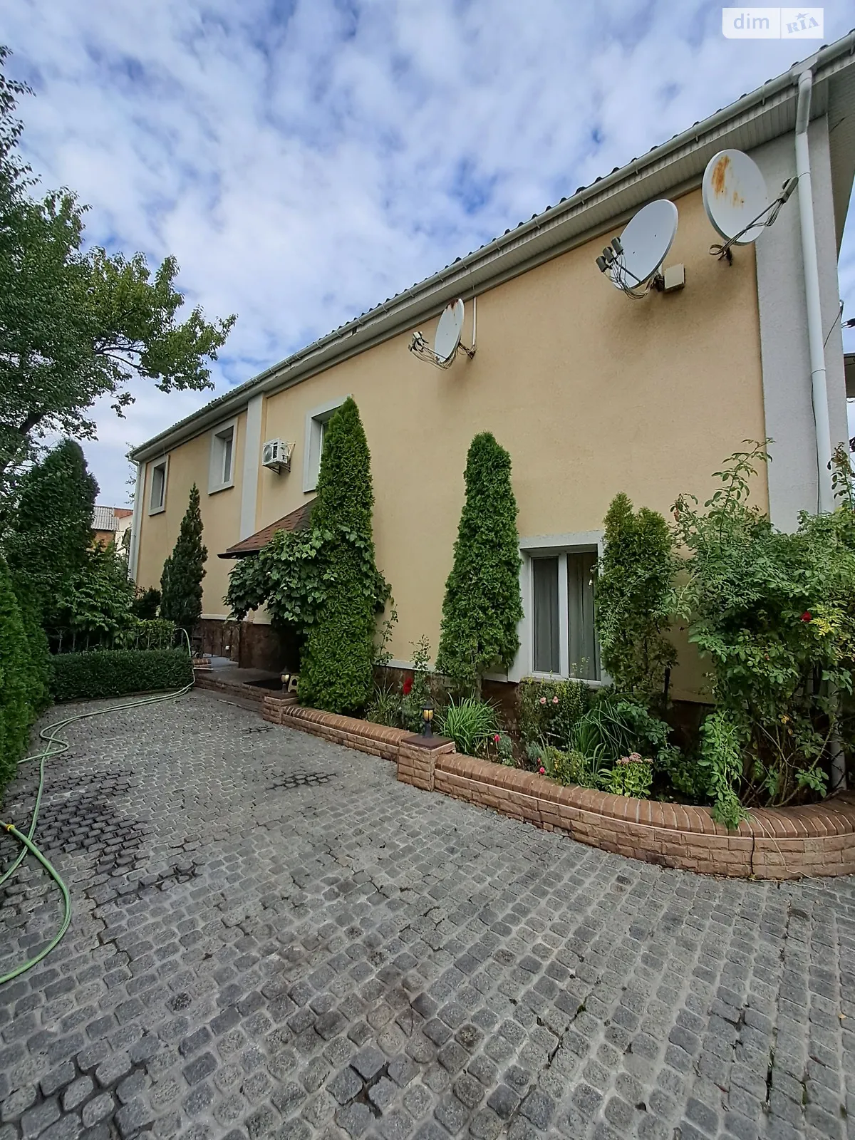 Сдается в аренду дом на 2 этажа 250 кв. м с террасой, цена: 50000 грн - фото 1