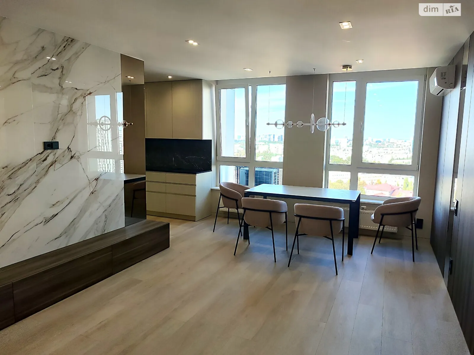 Продається 2-кімнатна квартира 105.5 кв. м у Києві, вул. Митрополита Василя Липківського(Урицького), 38 - фото 1