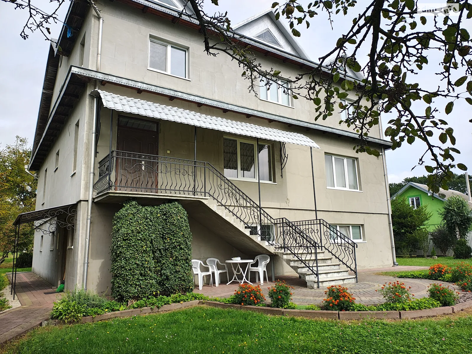 Продается дом на 2 этажа 376 кв. м с садом, цена: 150000 $ - фото 1