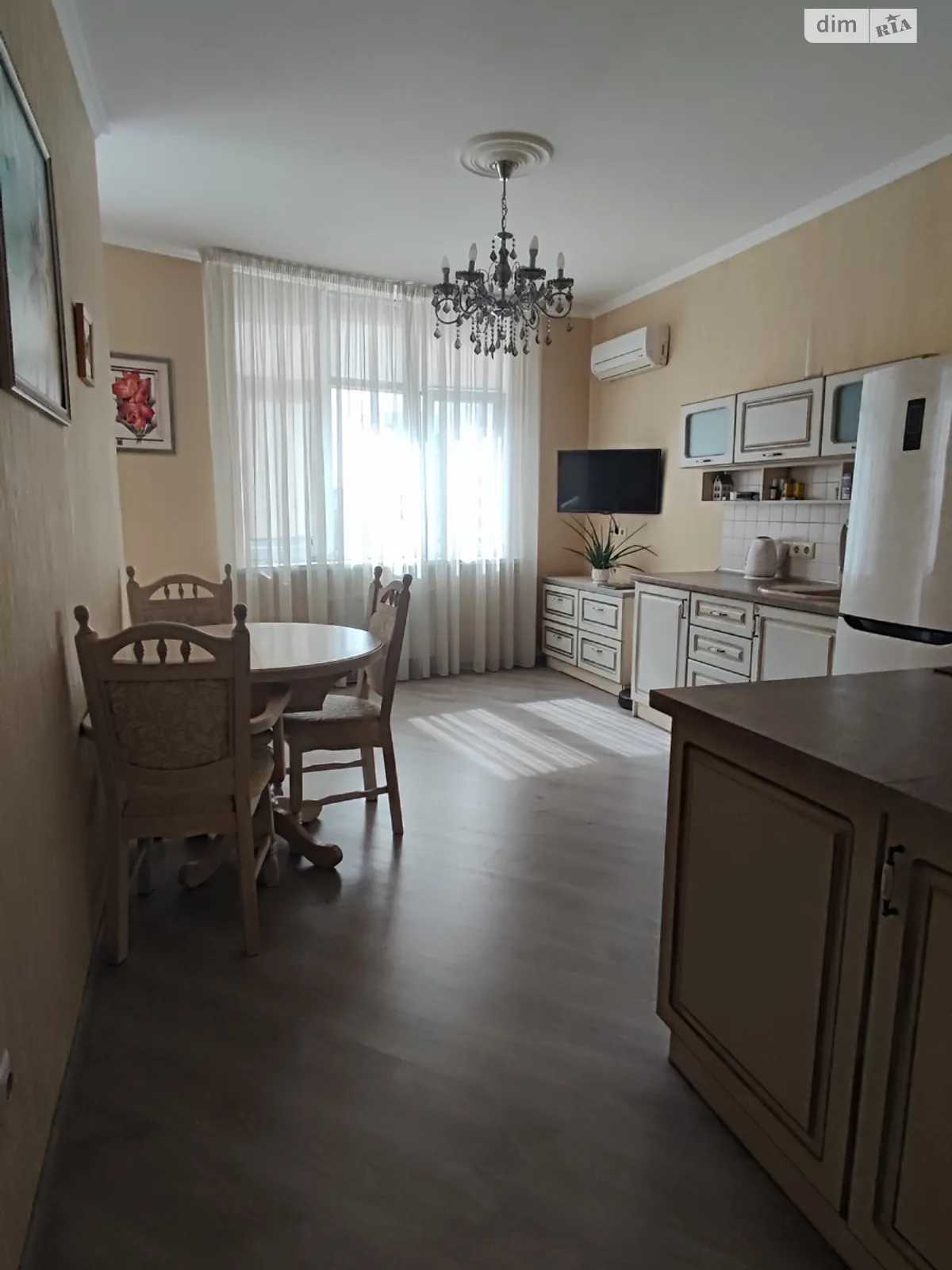 Продається 1-кімнатна квартира 55 кв. м у Києві, вул. Ахматової Анни, 22 - фото 1