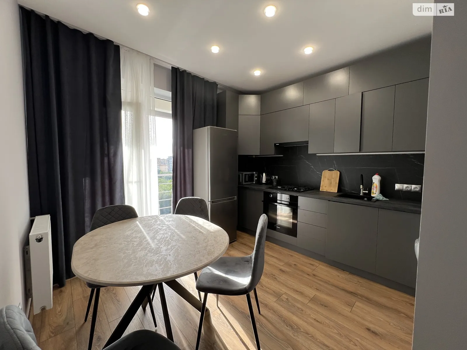 Сдается в аренду 1-комнатная квартира 40 кв. м в Ужгороде, ул. Богомольца, 17 - фото 1