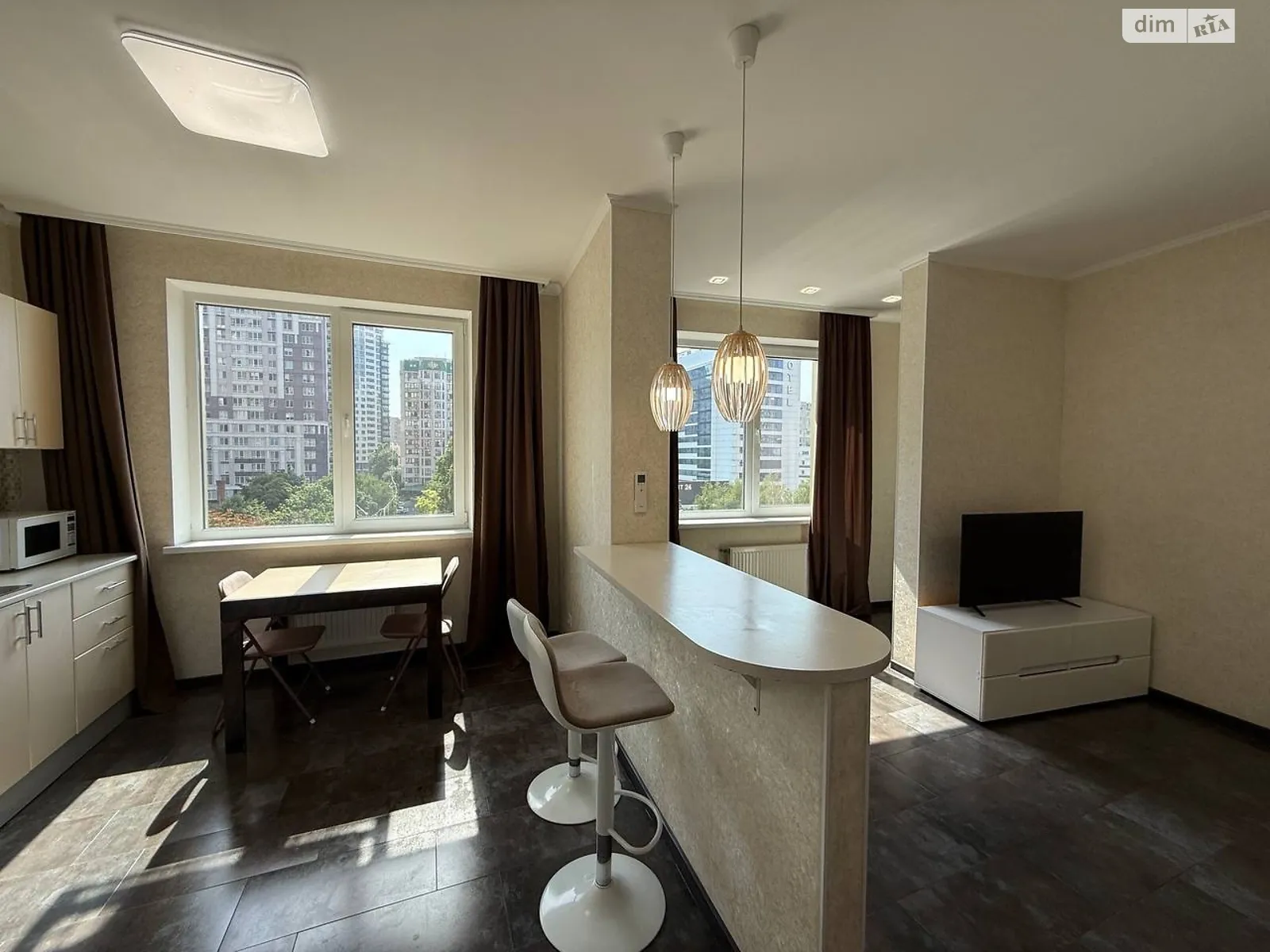 Сдается в аренду 1-комнатная квартира 40 кв. м в Одессе, ул. Генуэзская, 3Б - фото 1