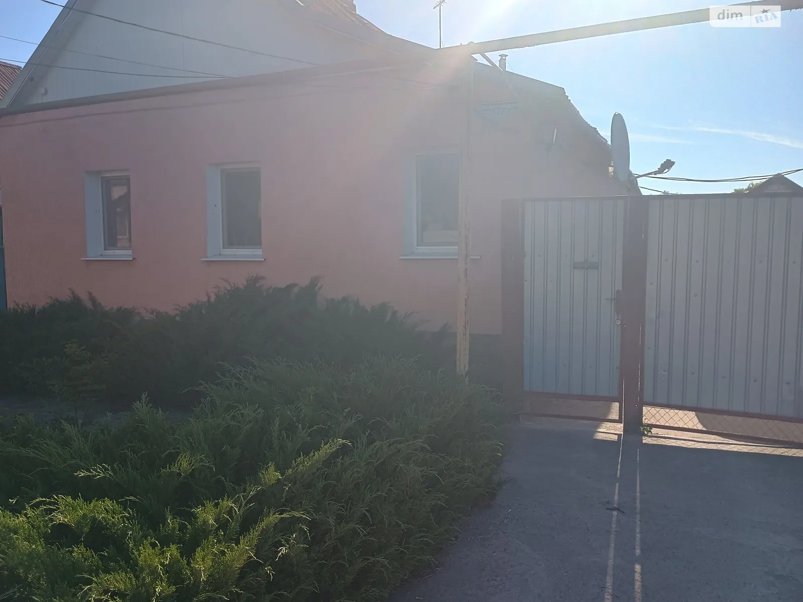 Сдается в аренду одноэтажный дом 100 кв. м с бассейном, цена: 7000 грн - фото 1