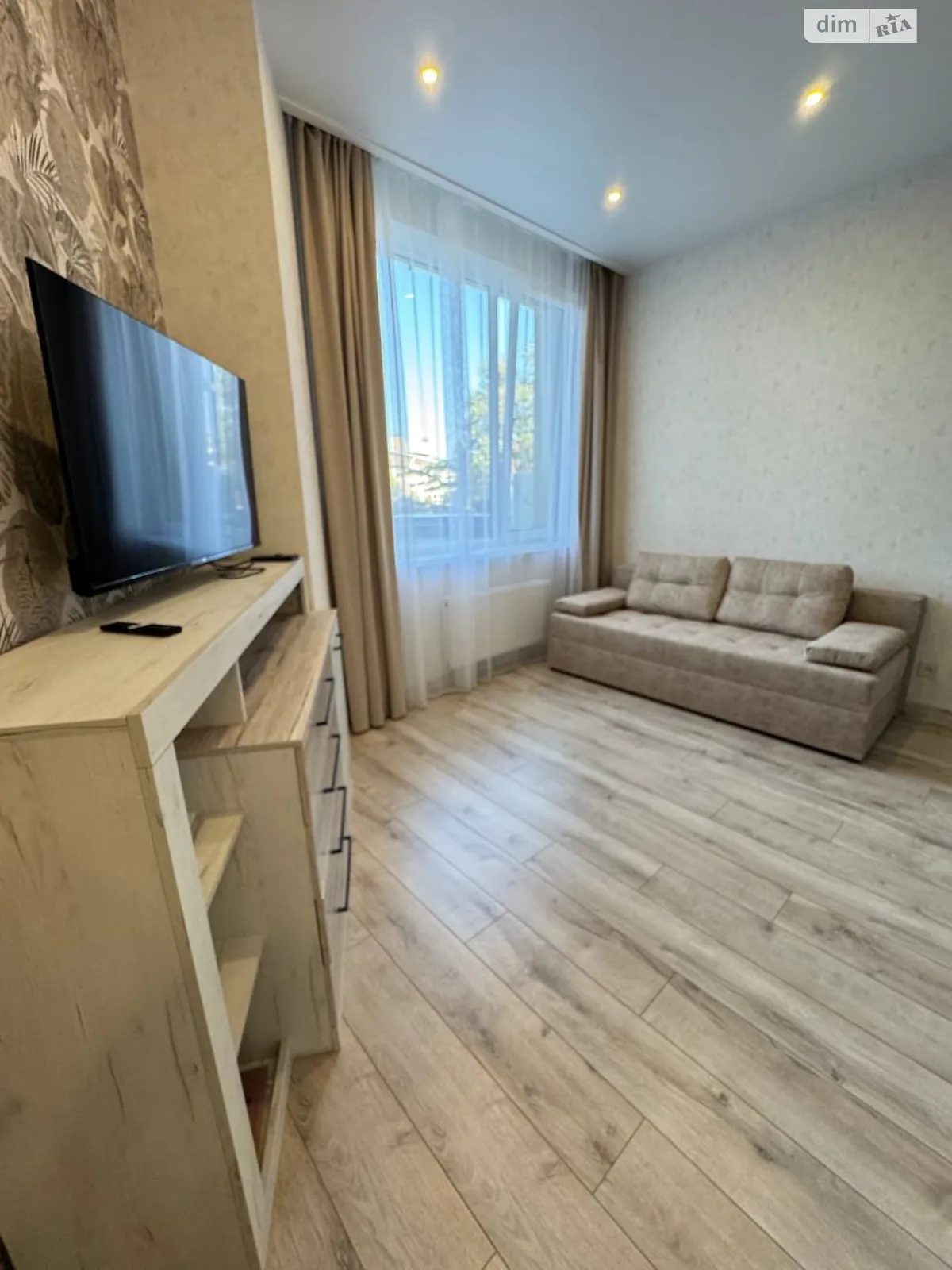 Сдается в аренду 1-комнатная квартира 41 кв. м в Одессе, Фонтанская дор., 124 - фото 1