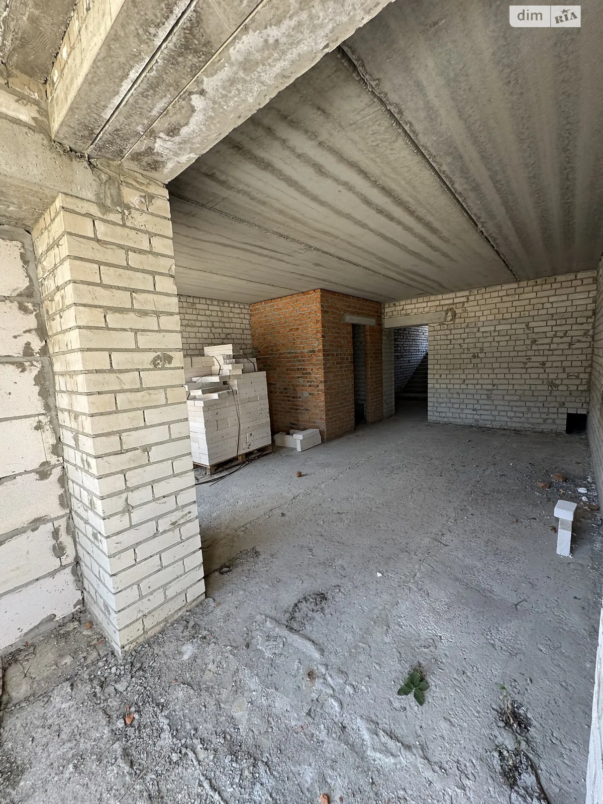 Продается 1-комнатная квартира 38.6 кв. м в Гостомеле, ул. Соборная, 1 - фото 1