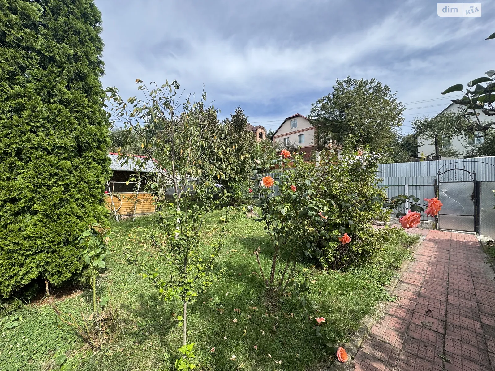Продается дом на 2 этажа 182 кв. м с подвалом, цена: 85000 $ - фото 1