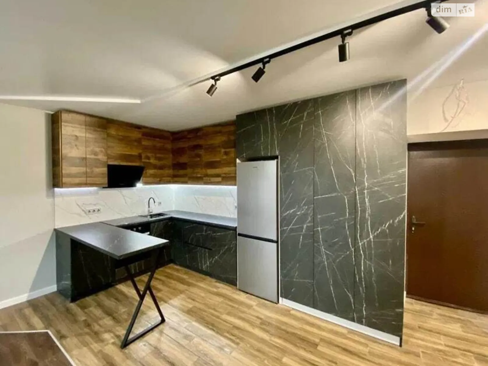 Сдается в аренду 1-комнатная квартира 40 кв. м в Днепре, ул. Луговская, 248 - фото 1