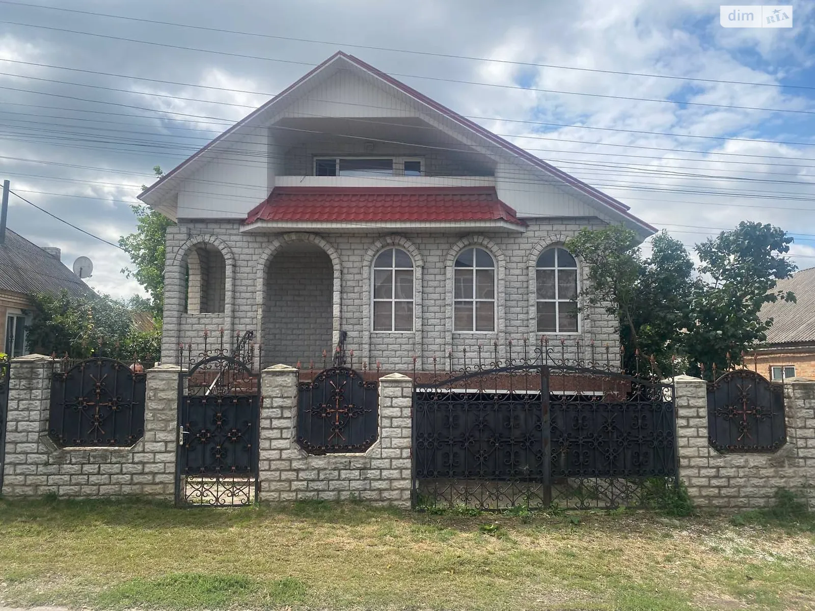Продается дом на 2 этажа 220 кв. м с верандой, цена: 55000 $ - фото 1
