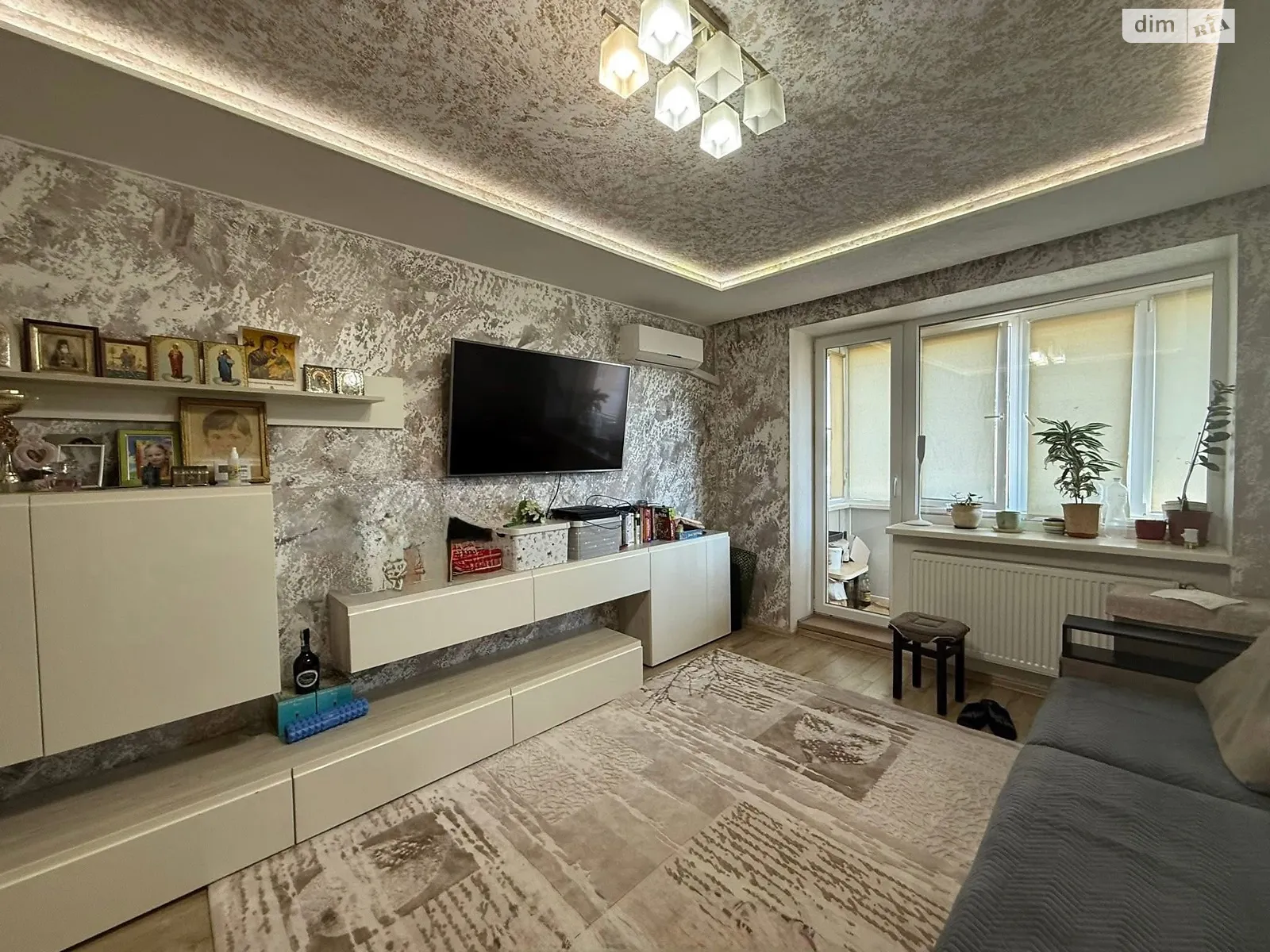 Продається 5-кімнатна квартира 110.8 кв. м у Ужгороді, вул. Петра Лінтура - фото 1