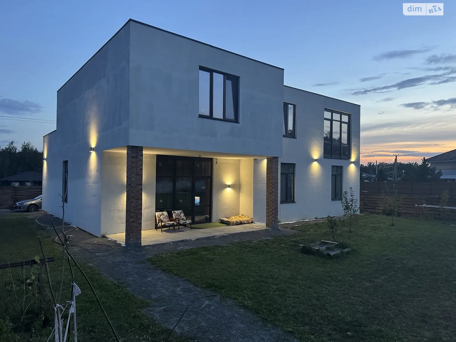 Продается дом на 2 этажа 400 кв. м с баней/сауной, цена: 350000 $ - фото 1