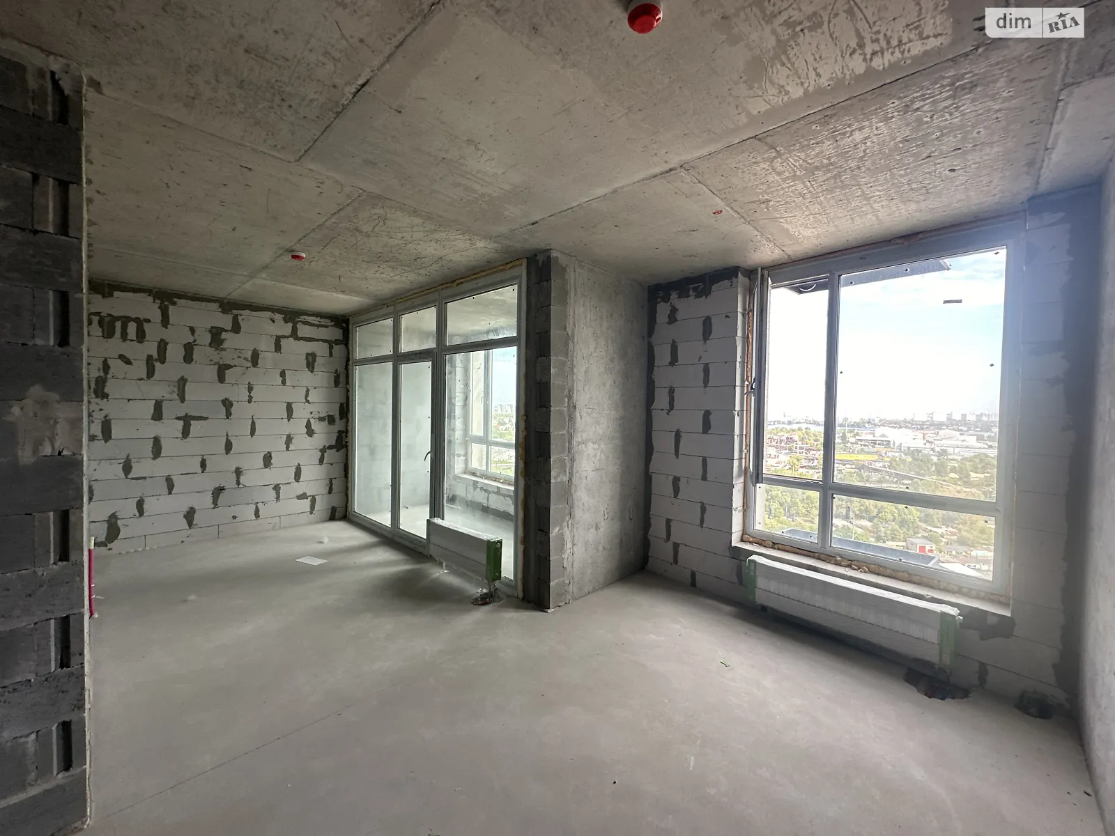 Продается 2-комнатная квартира 70 кв. м в Киеве, Столичное шоссе, 3А - фото 1