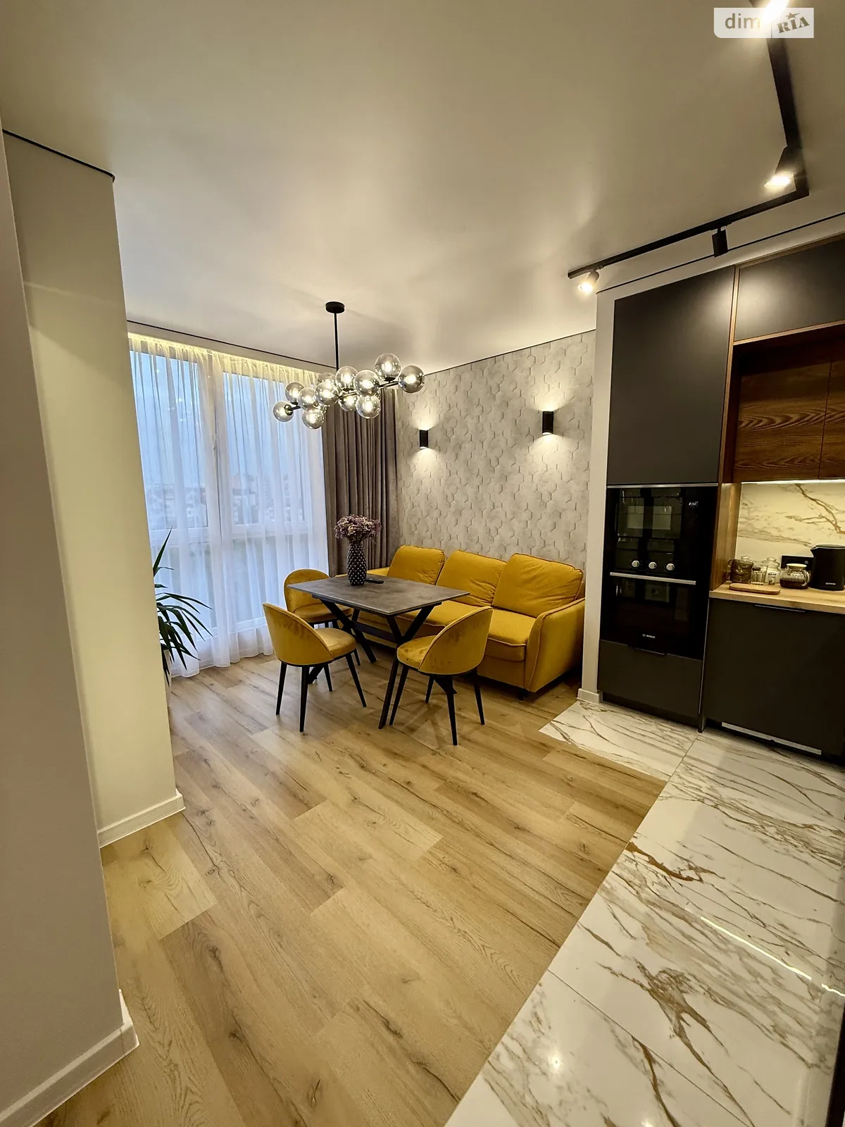 Продается 2-комнатная квартира 58.4 кв. м в Львове, ул. Роксоляны - фото 1