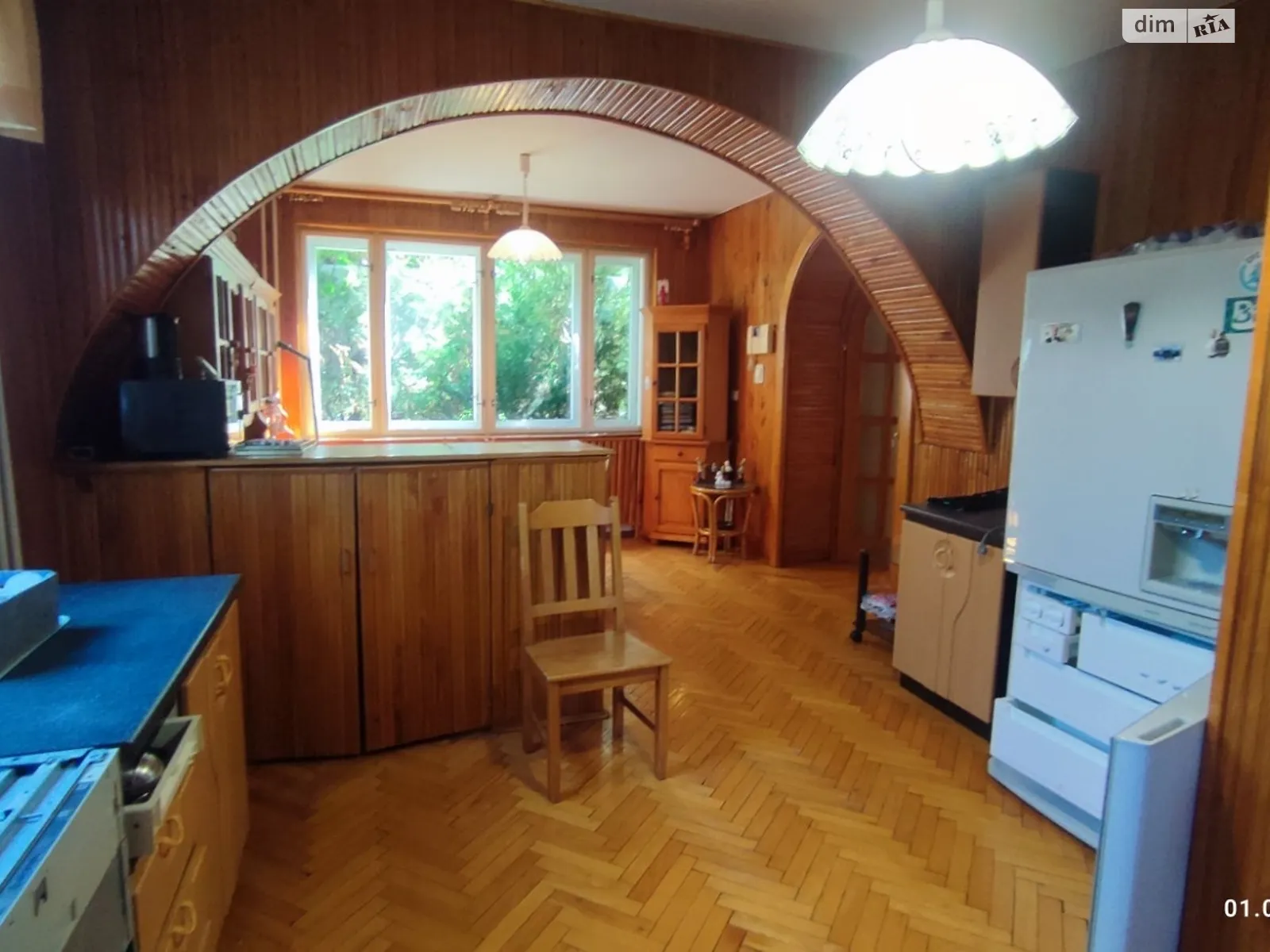 Продается дом на 3 этажа 400 кв. м с террасой, цена: 180000 $ - фото 1