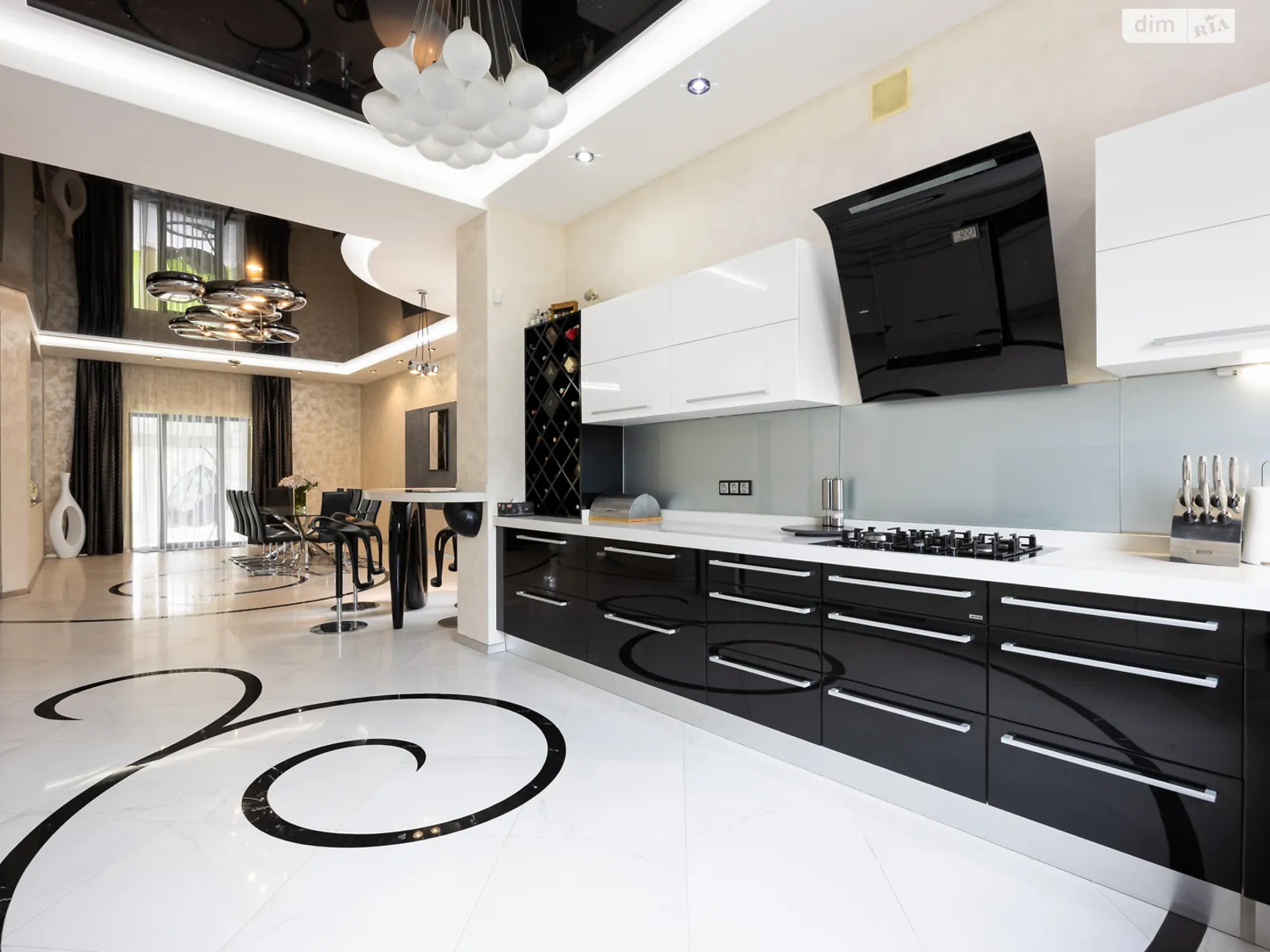 Продается дом на 2 этажа 376.6 кв. м с подвалом, цена: 820000 $ - фото 1