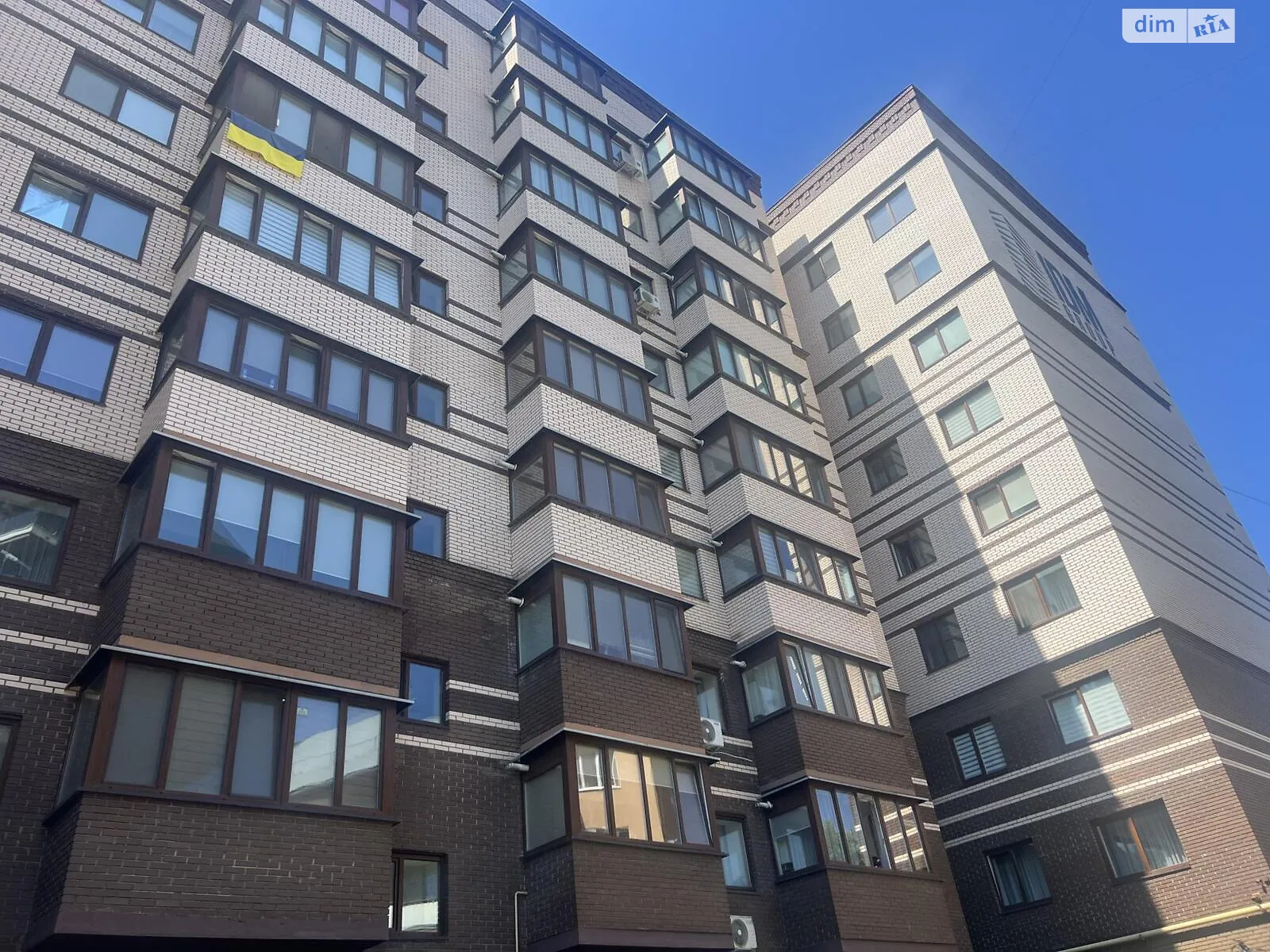 Продається 2-кімнатна квартира 59 кв. м у Ужгороді, вул. Петра Лінтура, 15 - фото 1