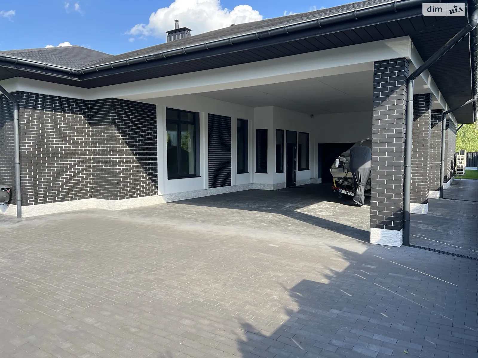 Продается одноэтажный дом 280 кв. м с участком, цена: 785000 $ - фото 1