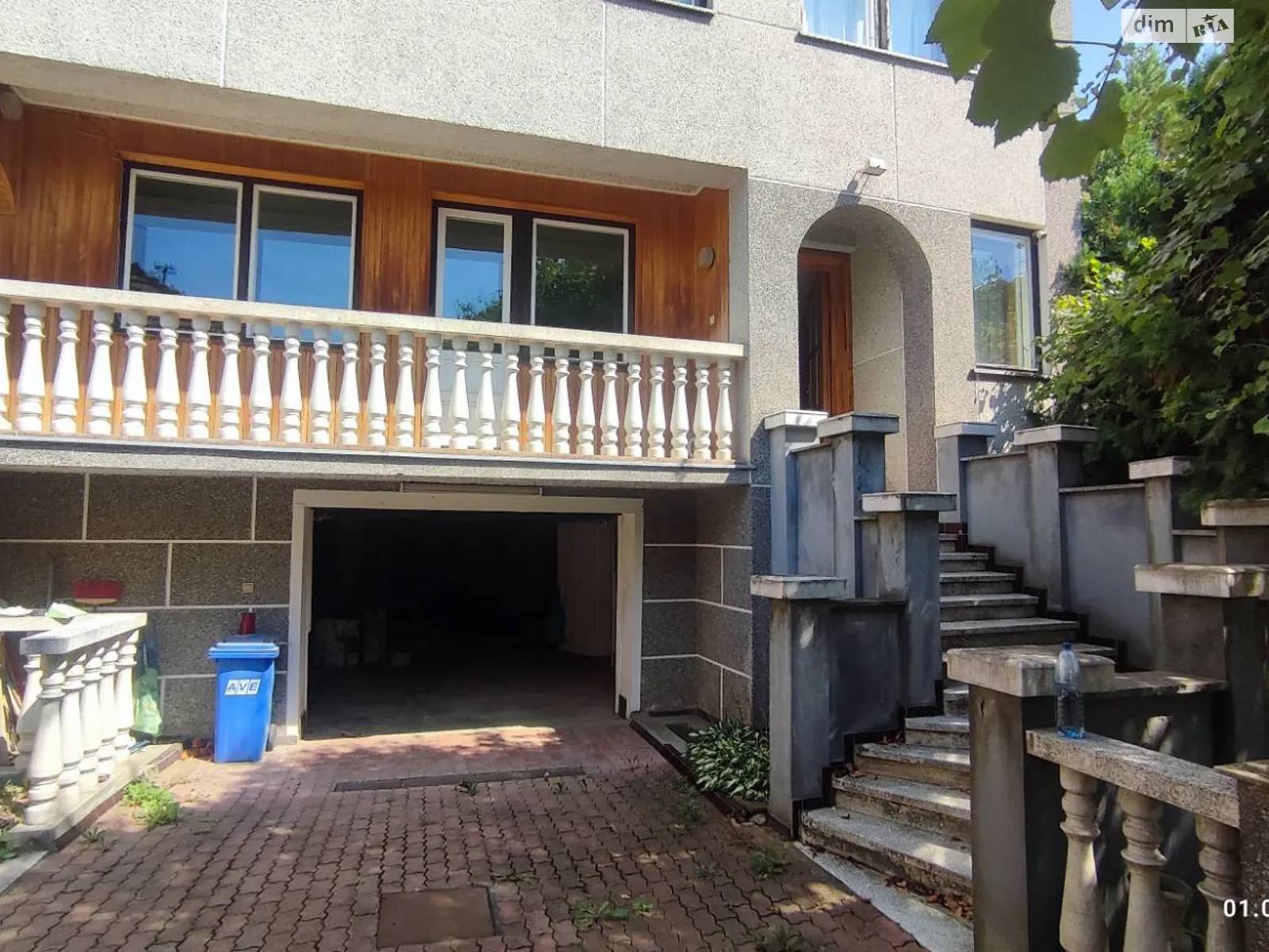 Продается дом на 3 этажа 400 кв. м с мебелью, цена: 180000 $ - фото 1