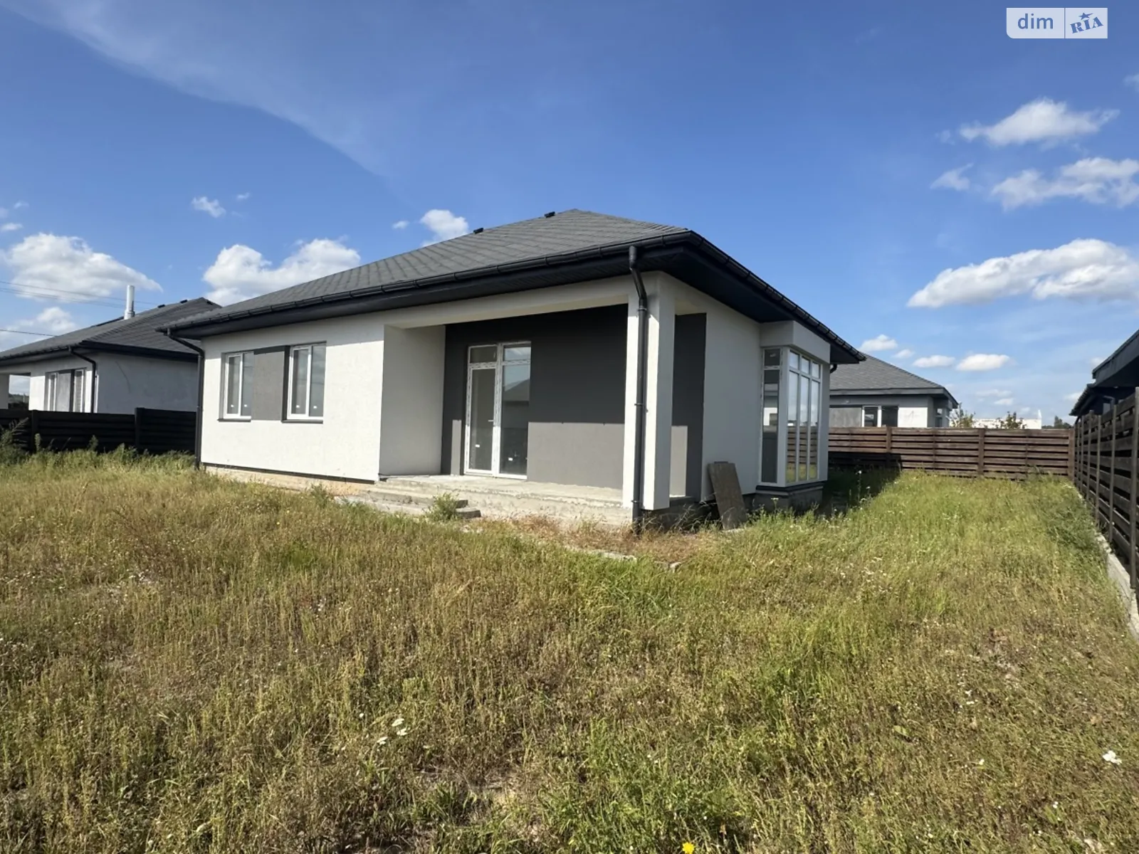 Продається одноповерховий будинок 92 кв. м з каміном, цена: 76990 $ - фото 1