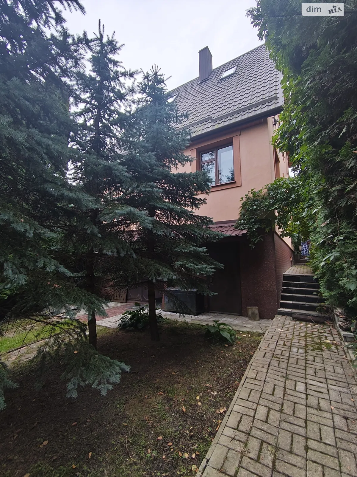 Продается дом на 3 этажа 141 кв. м с баней/сауной, цена: 69000 $ - фото 1