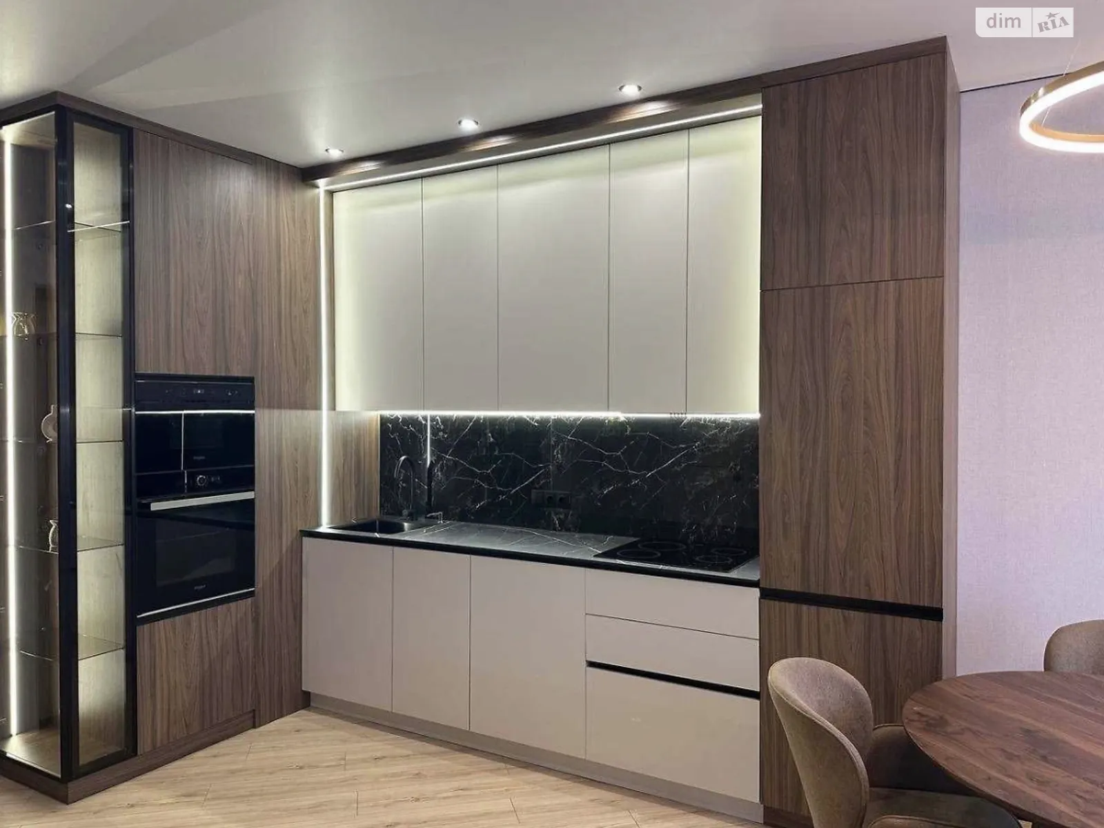 Продается 1-комнатная квартира 44 кв. м в Одессе, ул. Генуэзская, 1/1 - фото 1