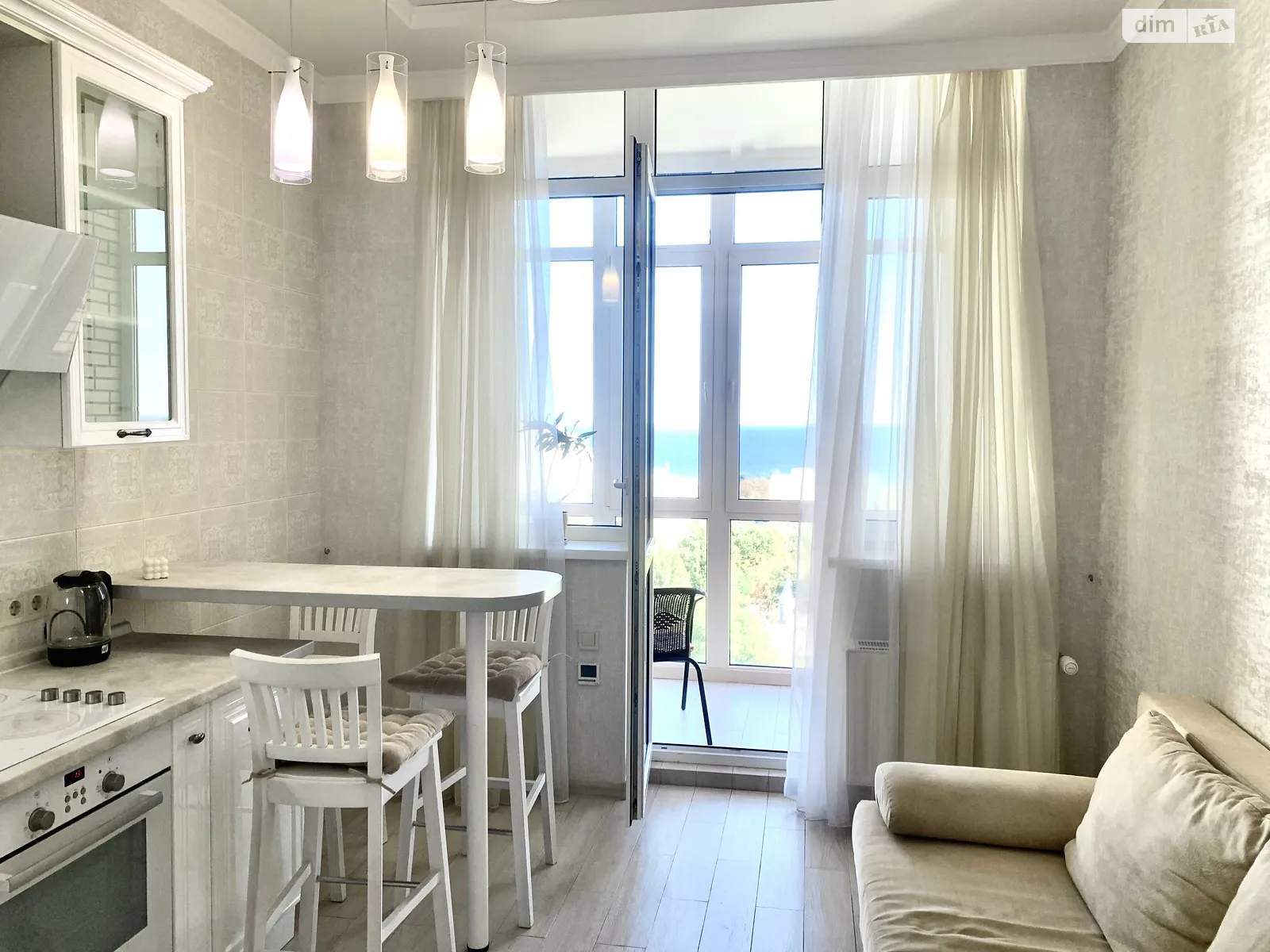 Сдается в аренду 1-комнатная квартира 60 кв. м в Одессе, бул. Французский, 26 корпус 1 - фото 1