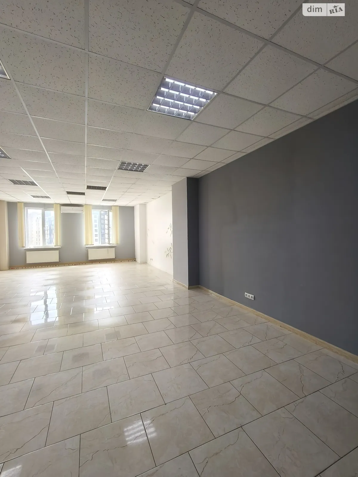 Продается офис 60 кв. м в бизнес-центре, цена: 53000 $ - фото 1