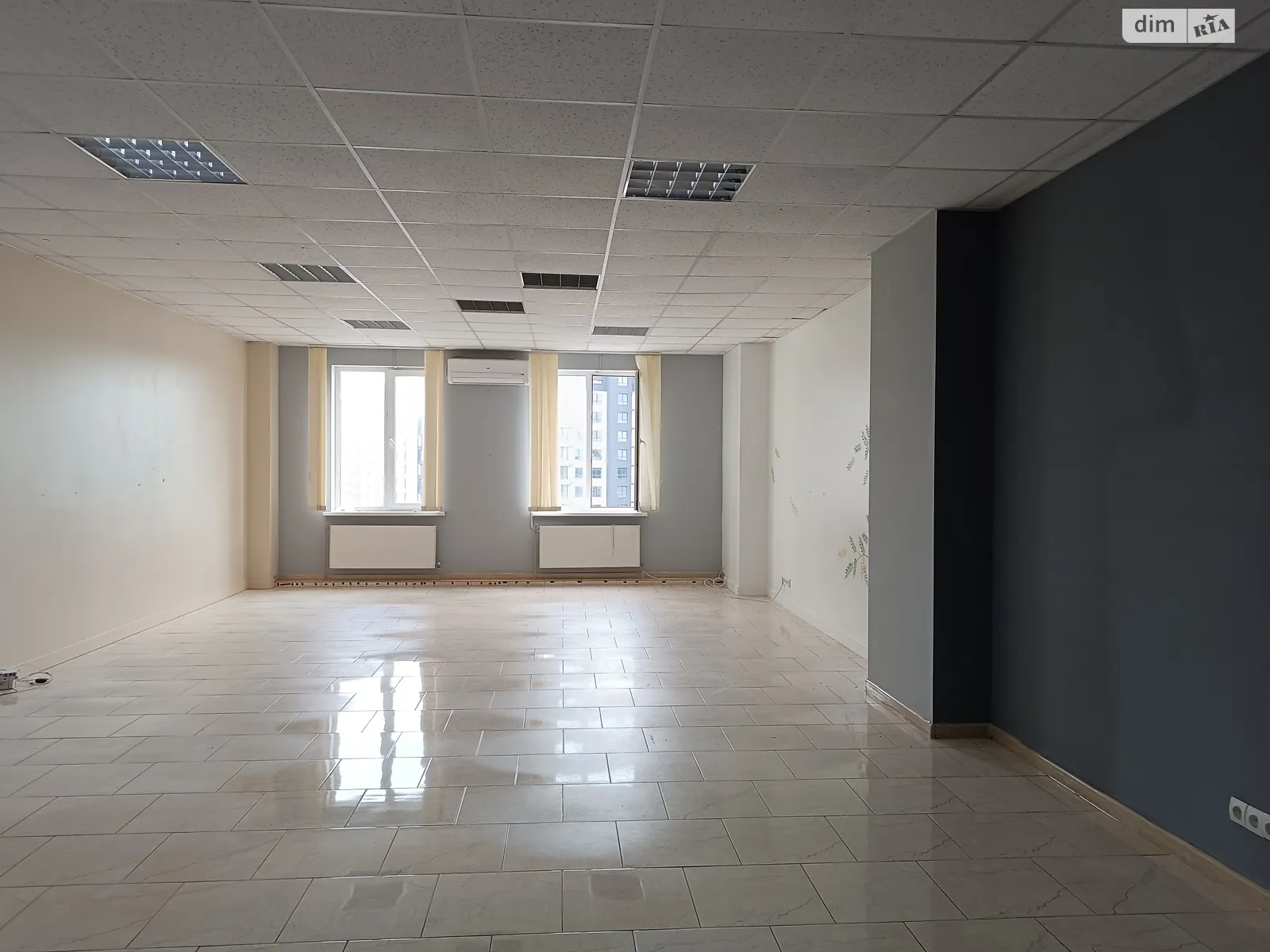 Продается офис 60 кв. м в бизнес-центре, цена: 53000 $ - фото 1