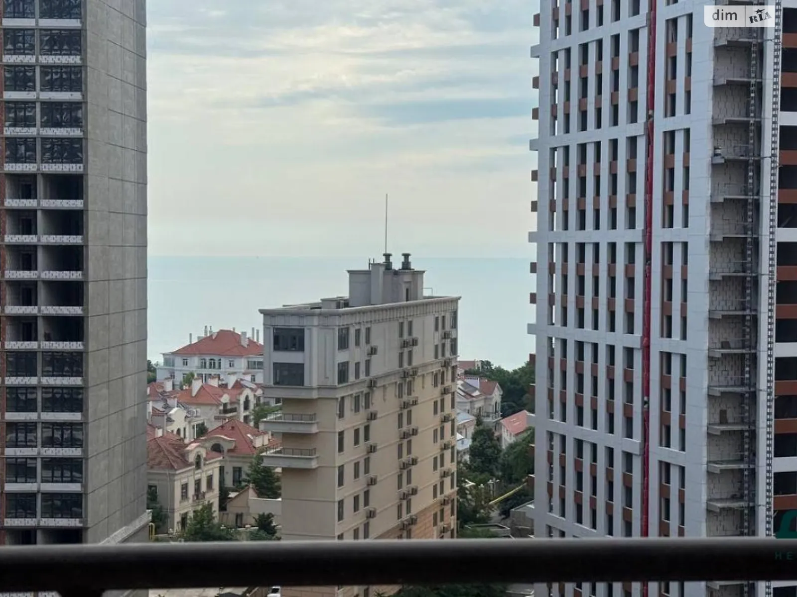 Продается 1-комнатная квартира 42.8 кв. м в Одессе, ул. Генуэзская, 3Г - фото 1