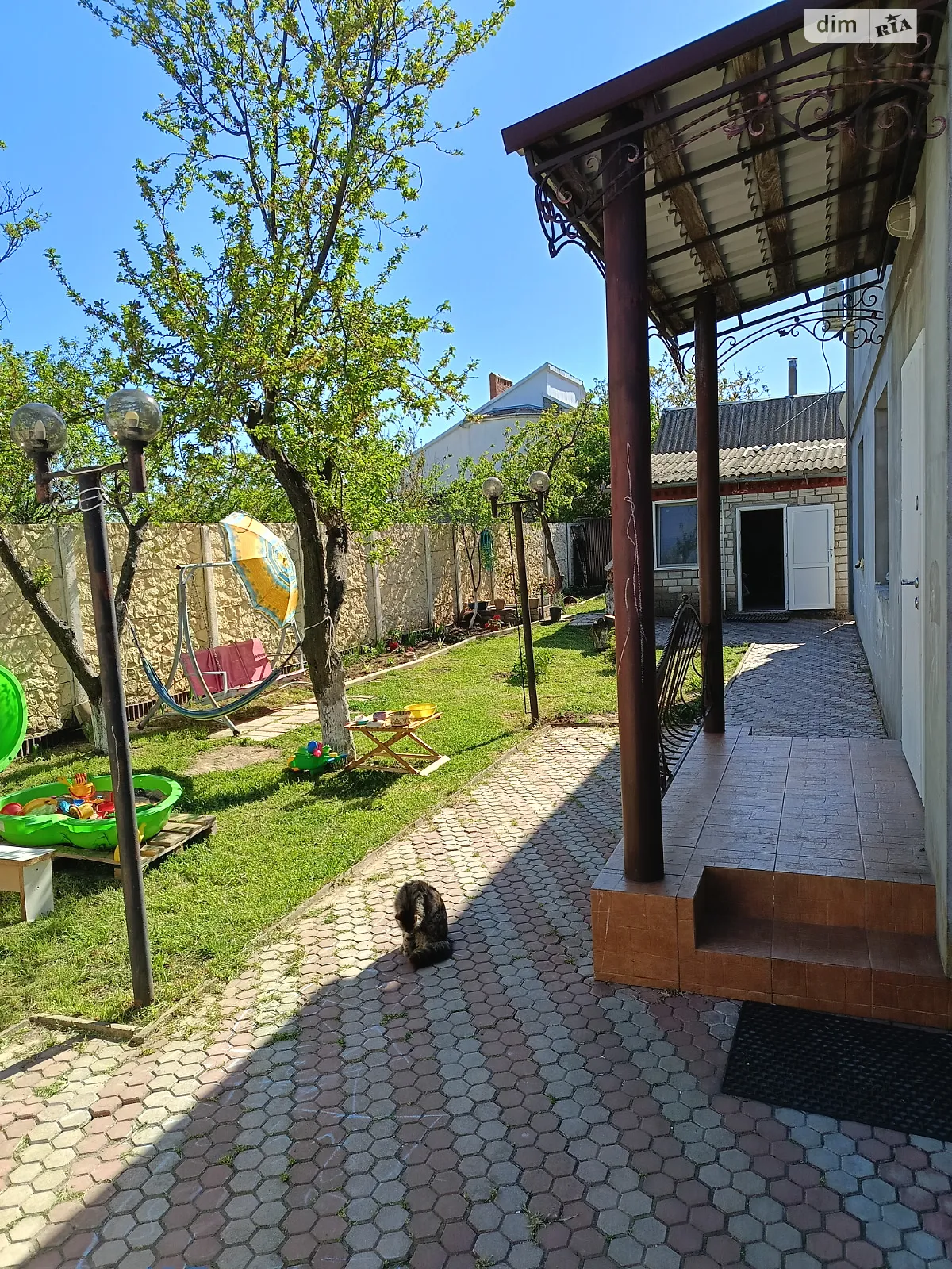Продается дом на 2 этажа 170 кв. м с балконом, цена: 70000 $ - фото 1